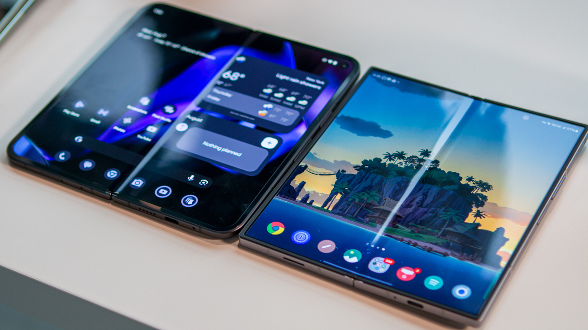 Pixel 9 Pro Fold có kích thước tương tự như là Z Fold6 của Samsung. Hy vọng là Google sẽ làm cái...