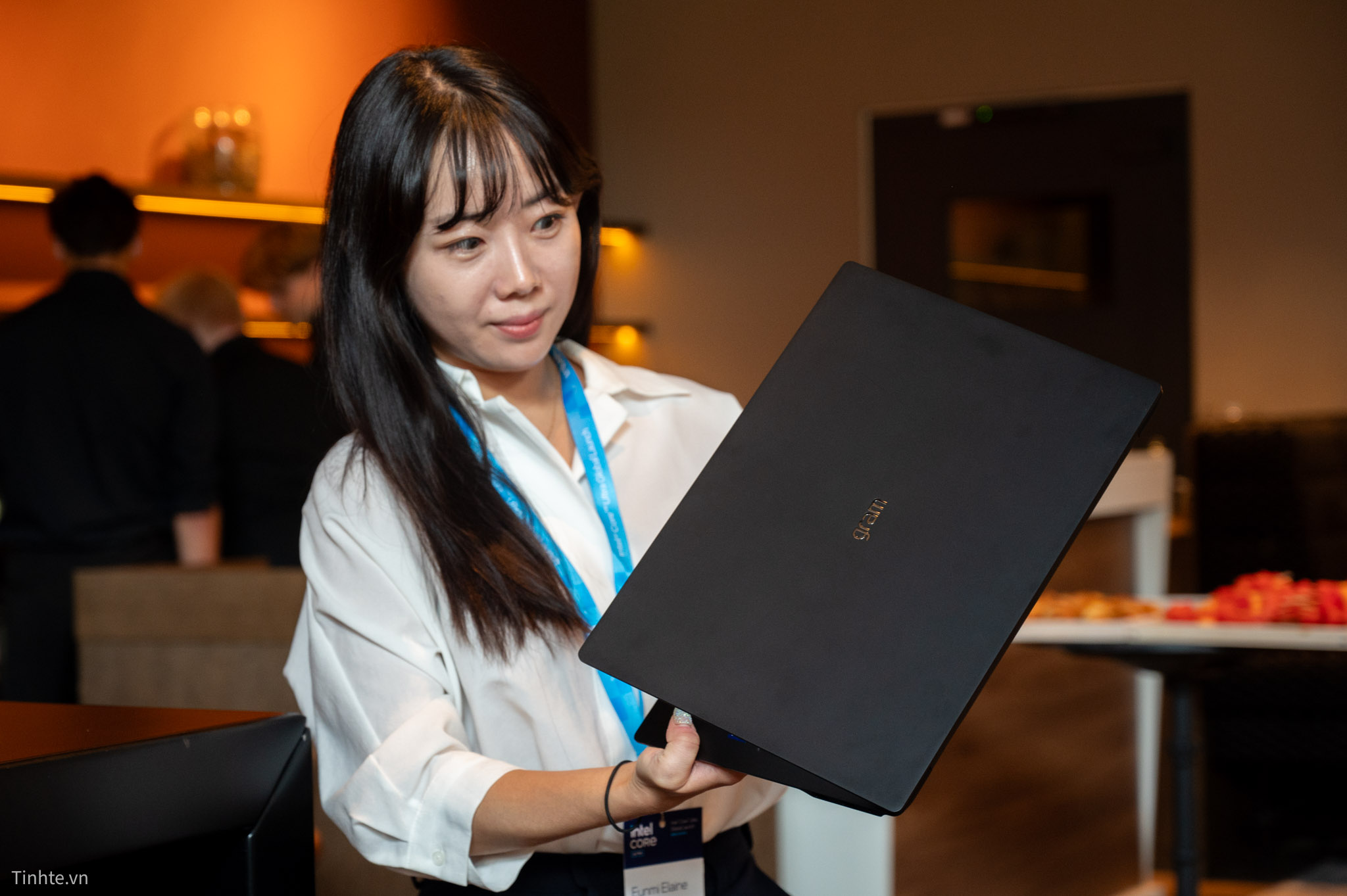 Trên tay nhanh loạt laptop mới chạy Intel Core Ultra 200V vừa ra mắt: mỏng nhẹ và hứa hẹn pin lâu