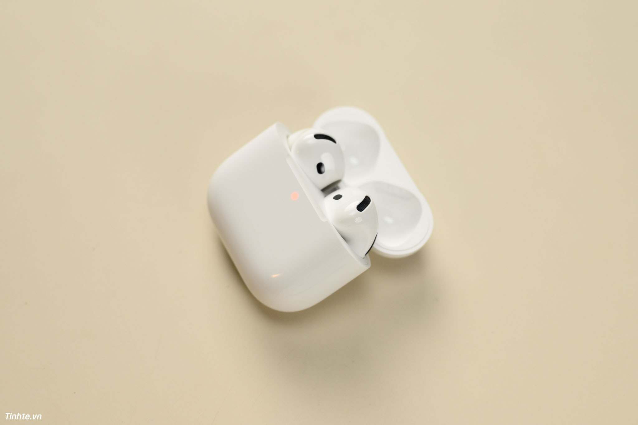 Tinhte-tu-airpods-4-7.jpg