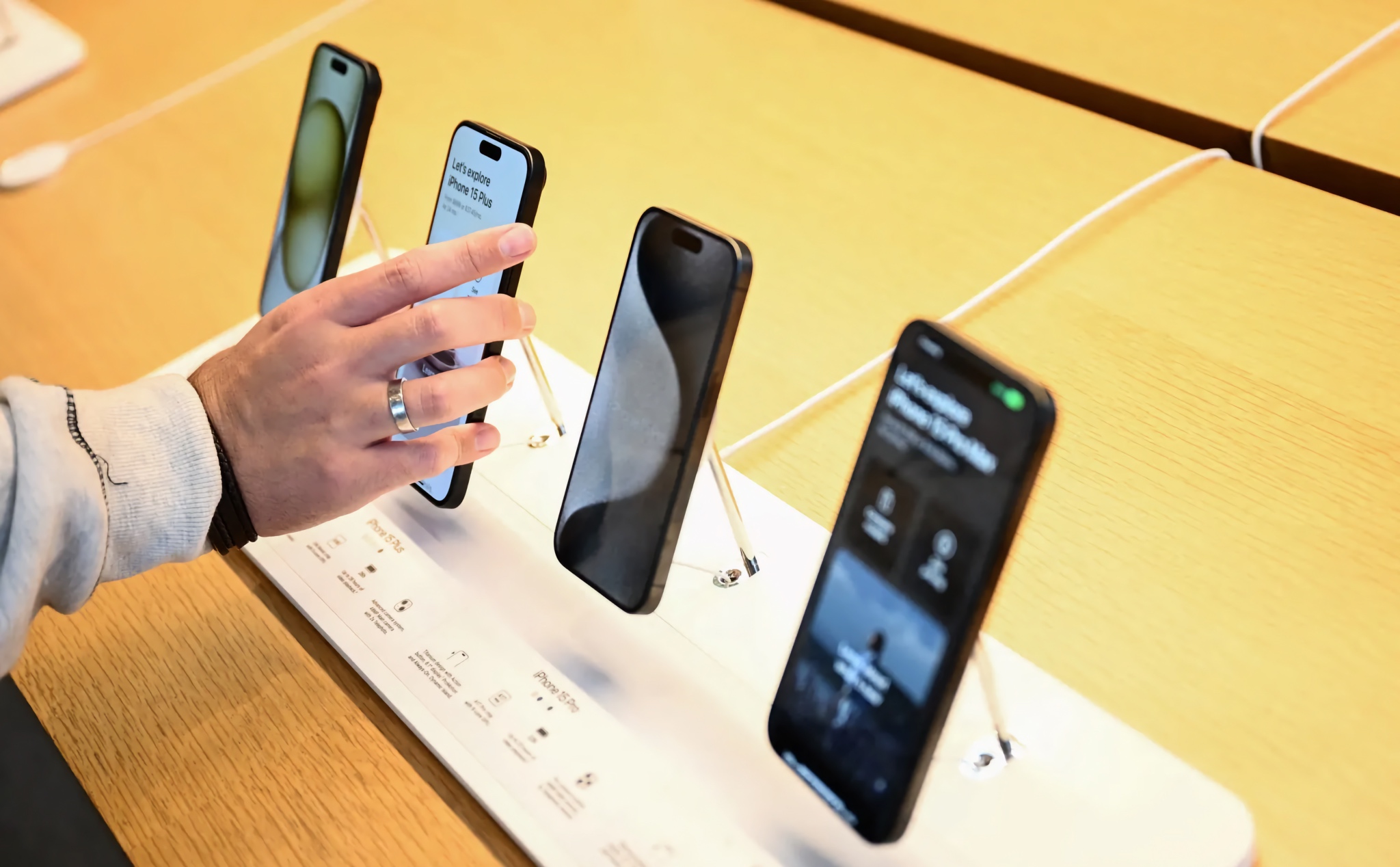 Bloomberg: Apple tăng tiền đầu tư vào Indonesia lên 100 triệu đô