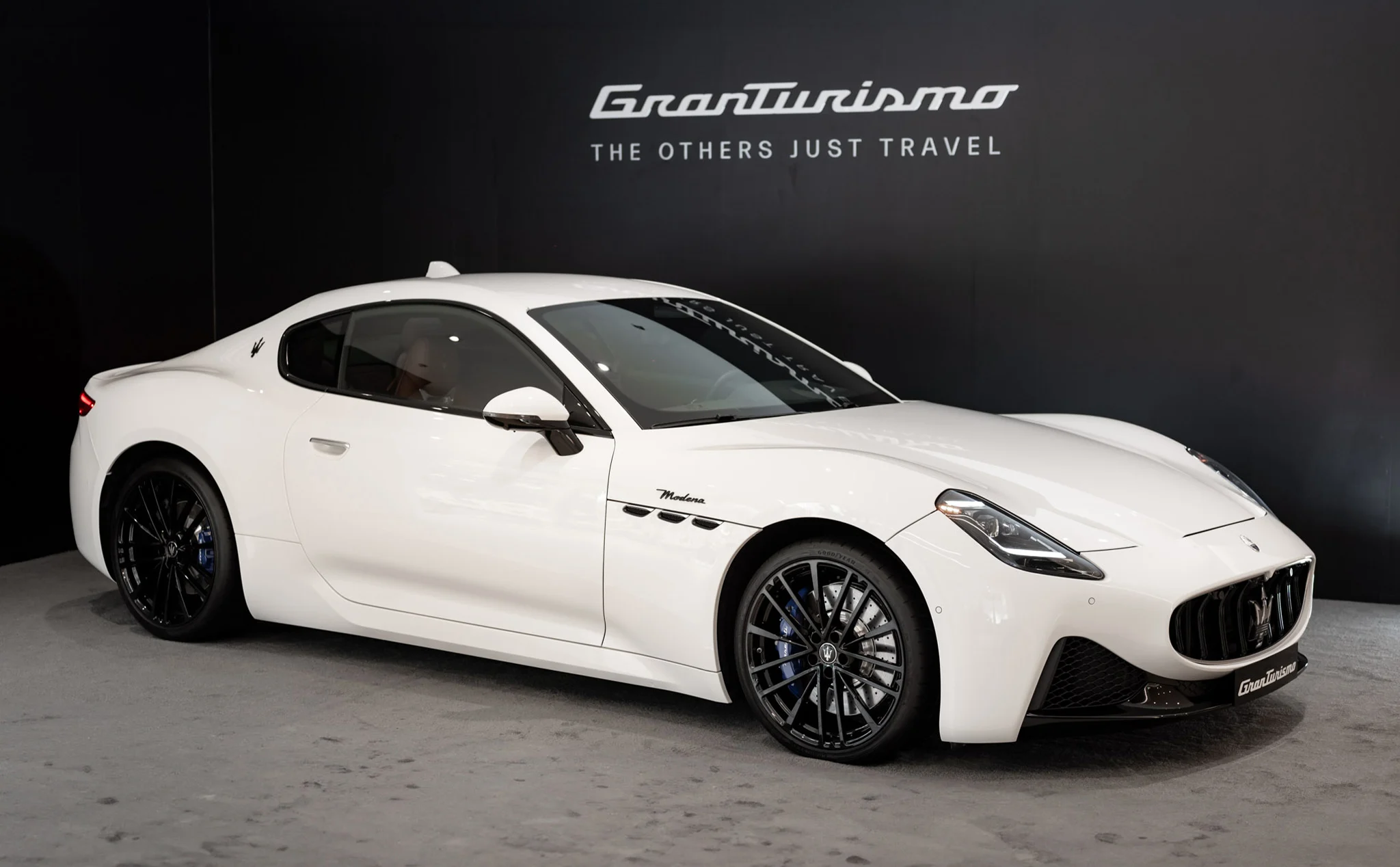 Cận cảnh Maserati Gran Turismo Modena tại Việt Nam, giá từ 9,8 tỷ đồng