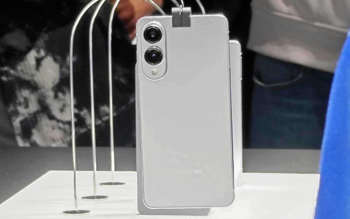 Những hình ảnh chi tiết về Samsung Galaxy S25 Edge, chính là Galaxy S25 Slim?