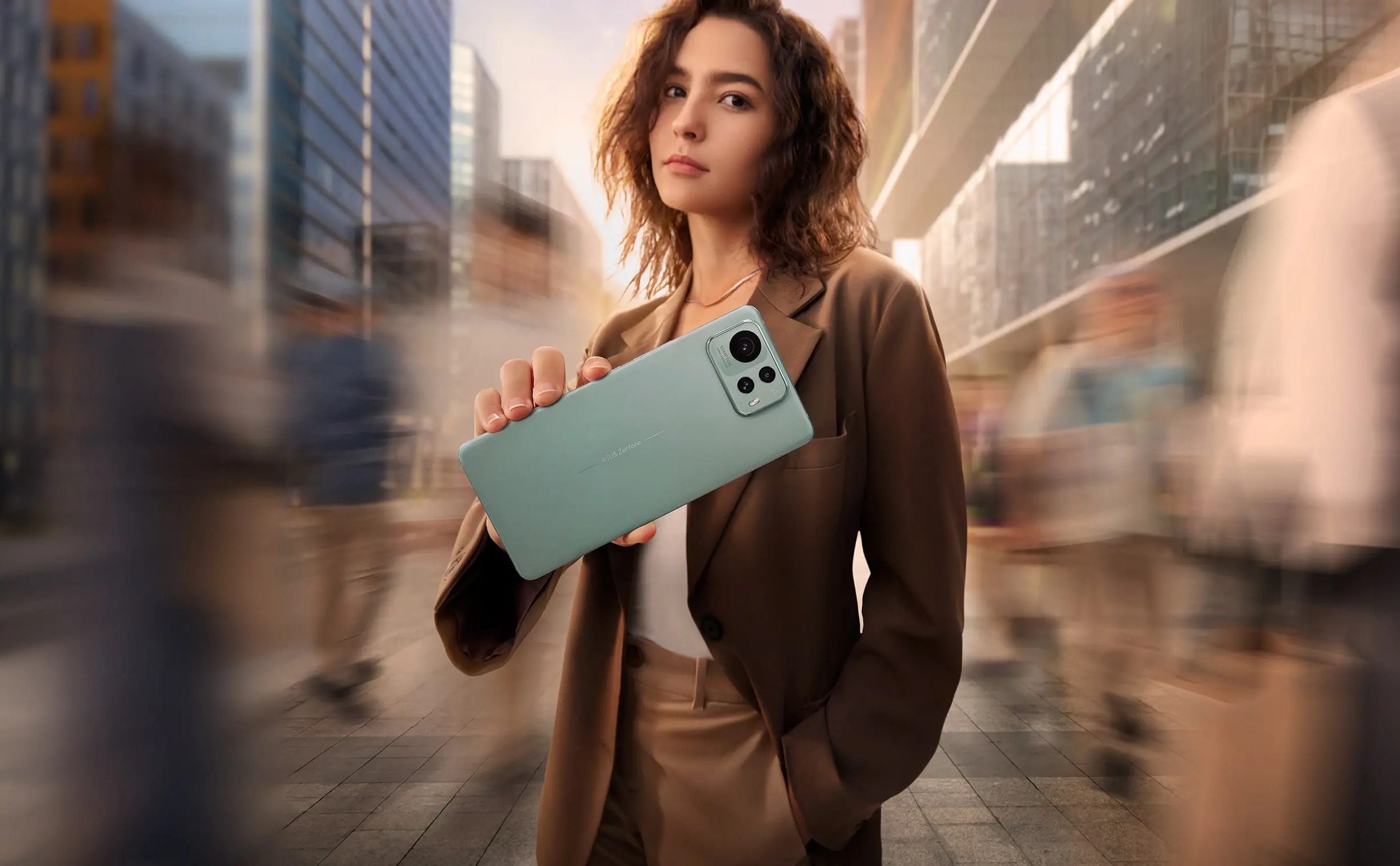 asus-zenfone12-ultra-thumb.webp