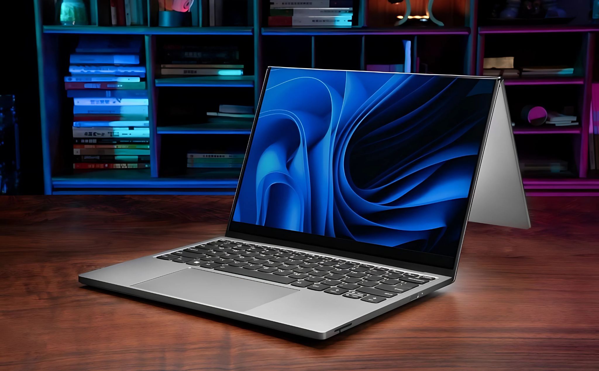MWC2025: Lenovo giới thiệu nguyên mẫu Thinkbook Flip - Laptop màn hình OLED có thể gập