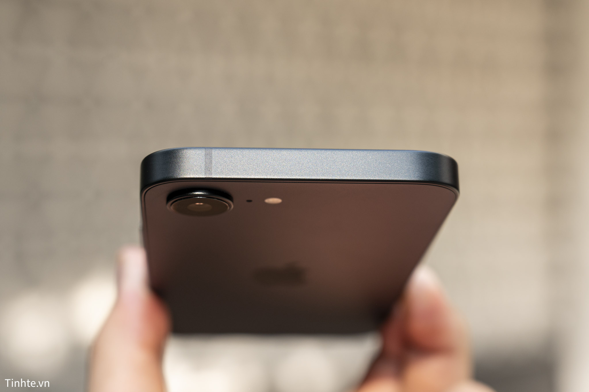 Apple iPhone 16e.-18.jpg