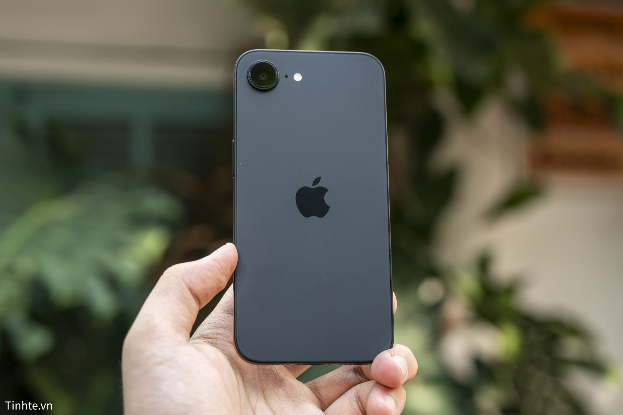 Apple iPhone 16e.-22.jpg