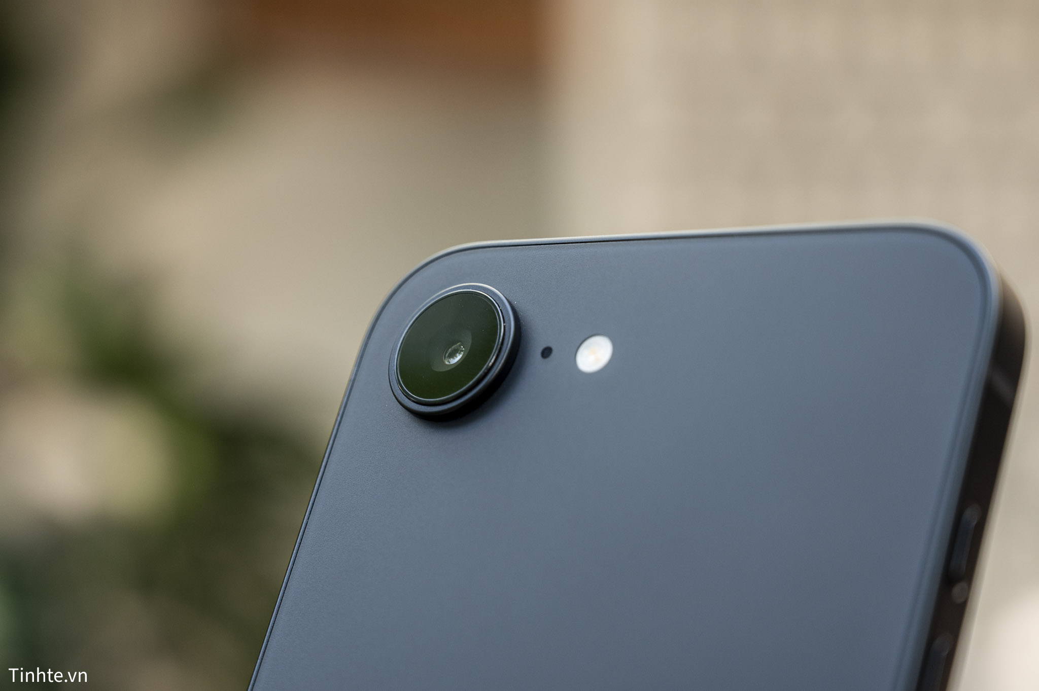 Apple iPhone 16e.-20.jpg