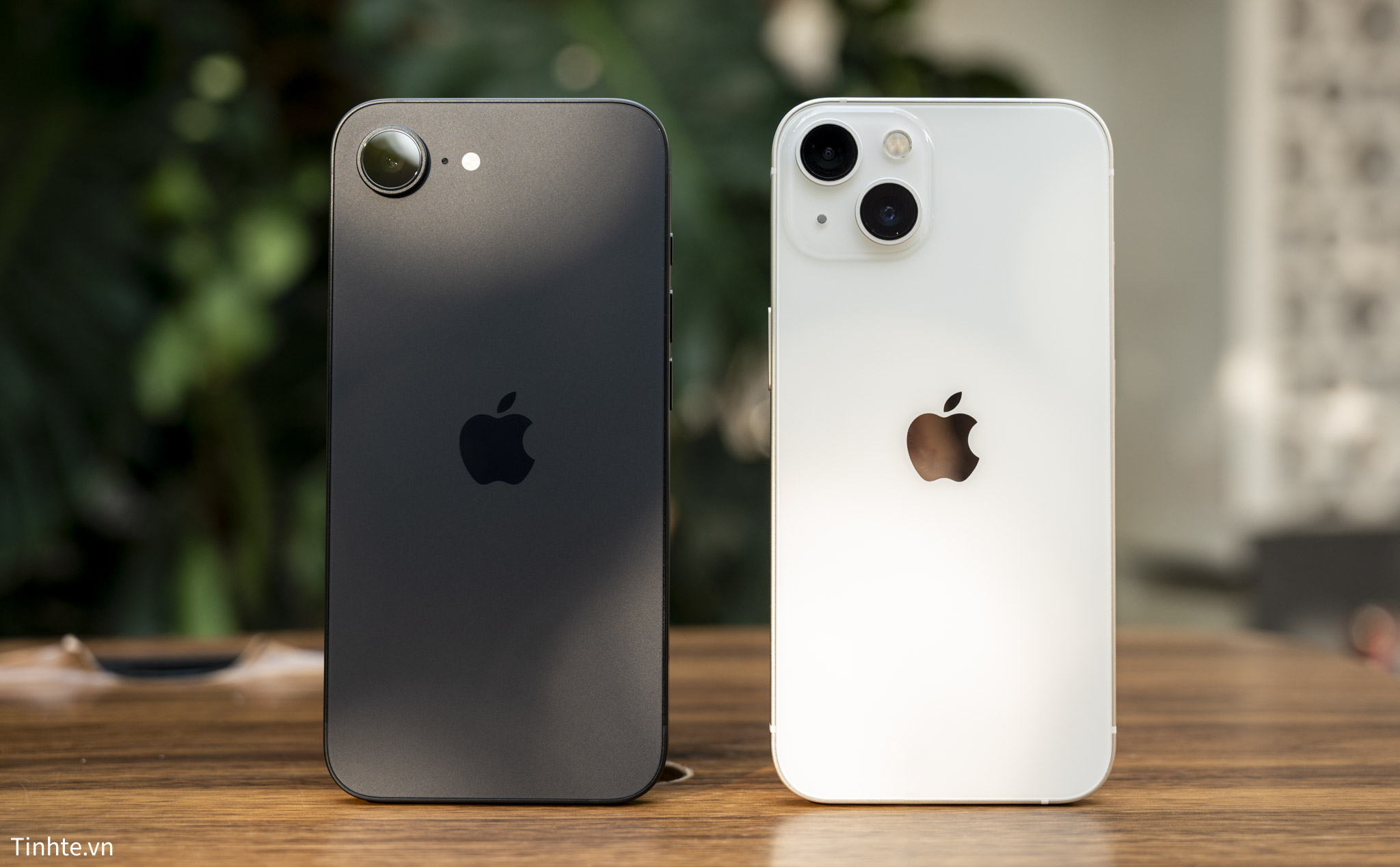 So sánh thiết kế iPhone 16e VS iPhone 13