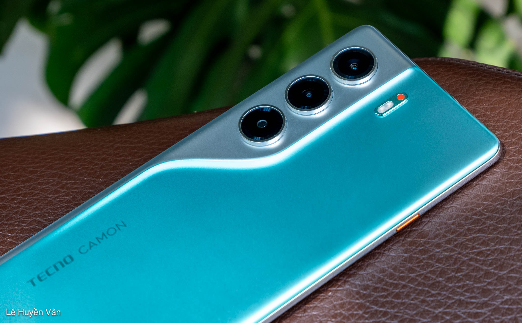 TecnoCamon40-3.jpg