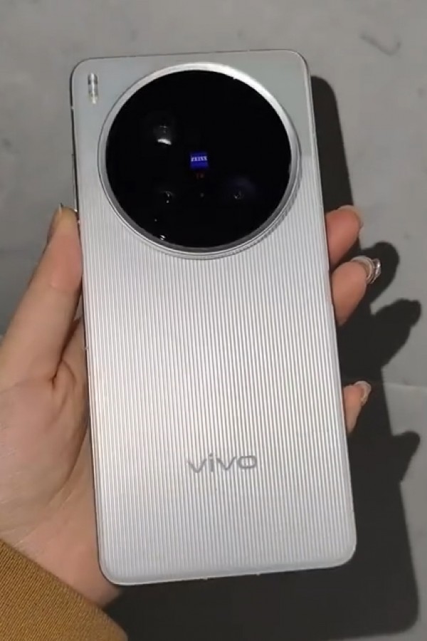 vivo-x200-ultra-trang-2.jpg