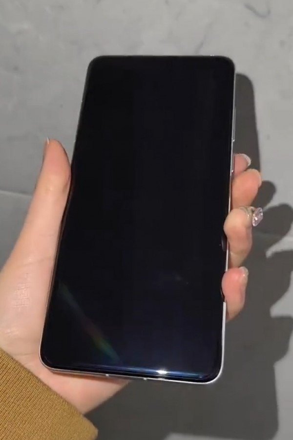 vivo-x200-ultra-trang-3.jpg