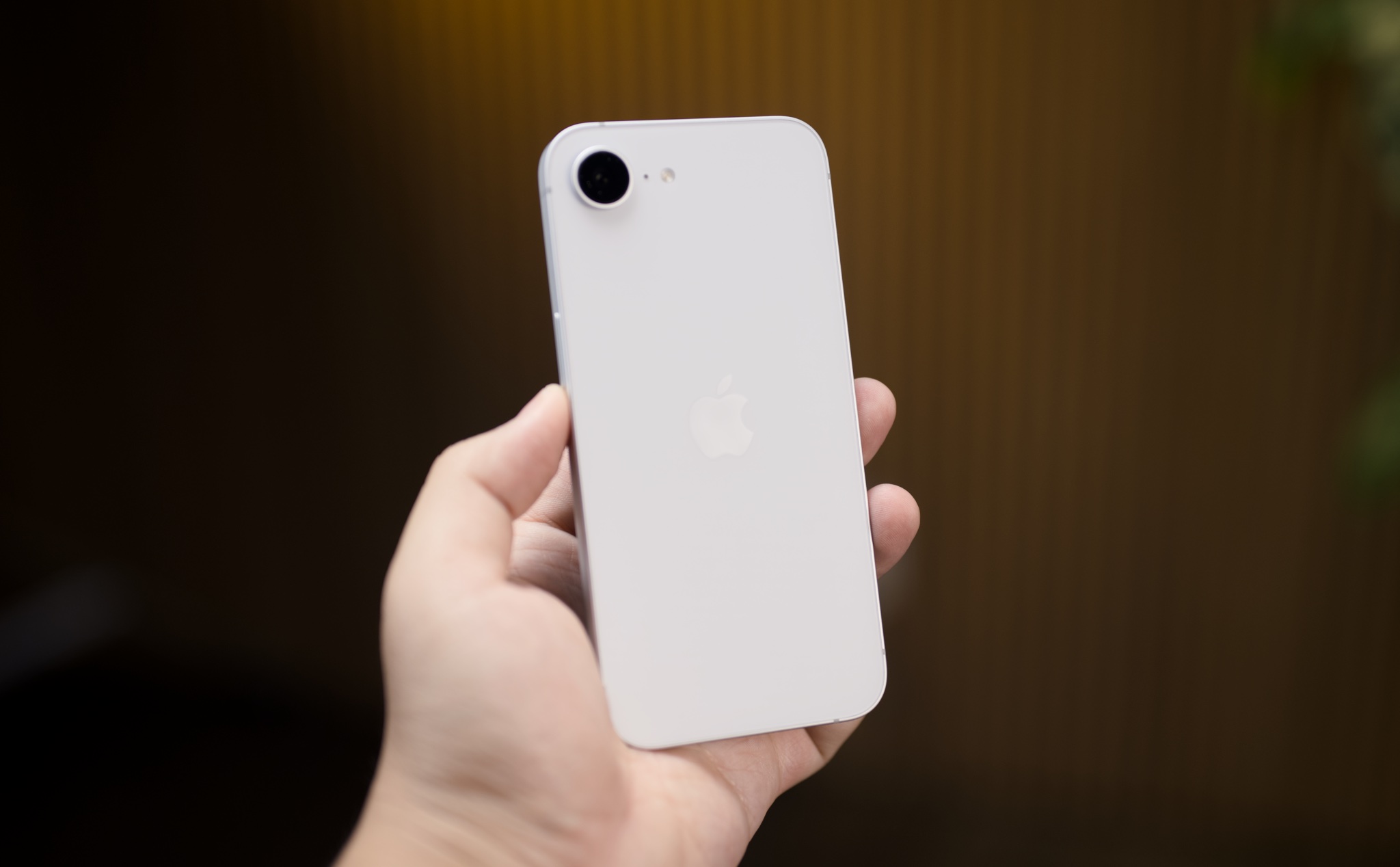 Apple vượt qua Samsung, dẫn đầu doanh số smartphone quý 1/2025 nhờ iPhone 16e