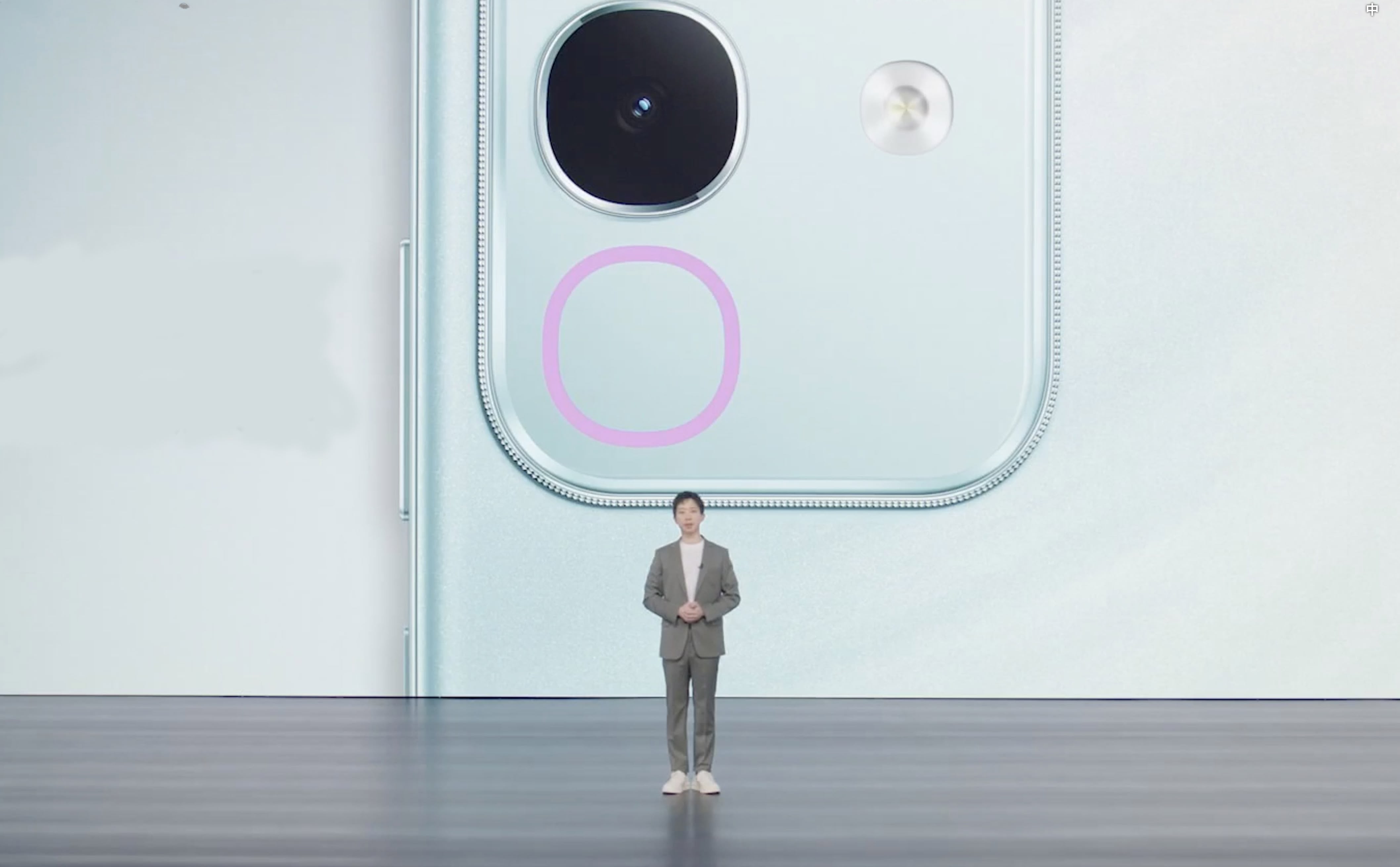 iQOO Z10x den led camera.jpeg