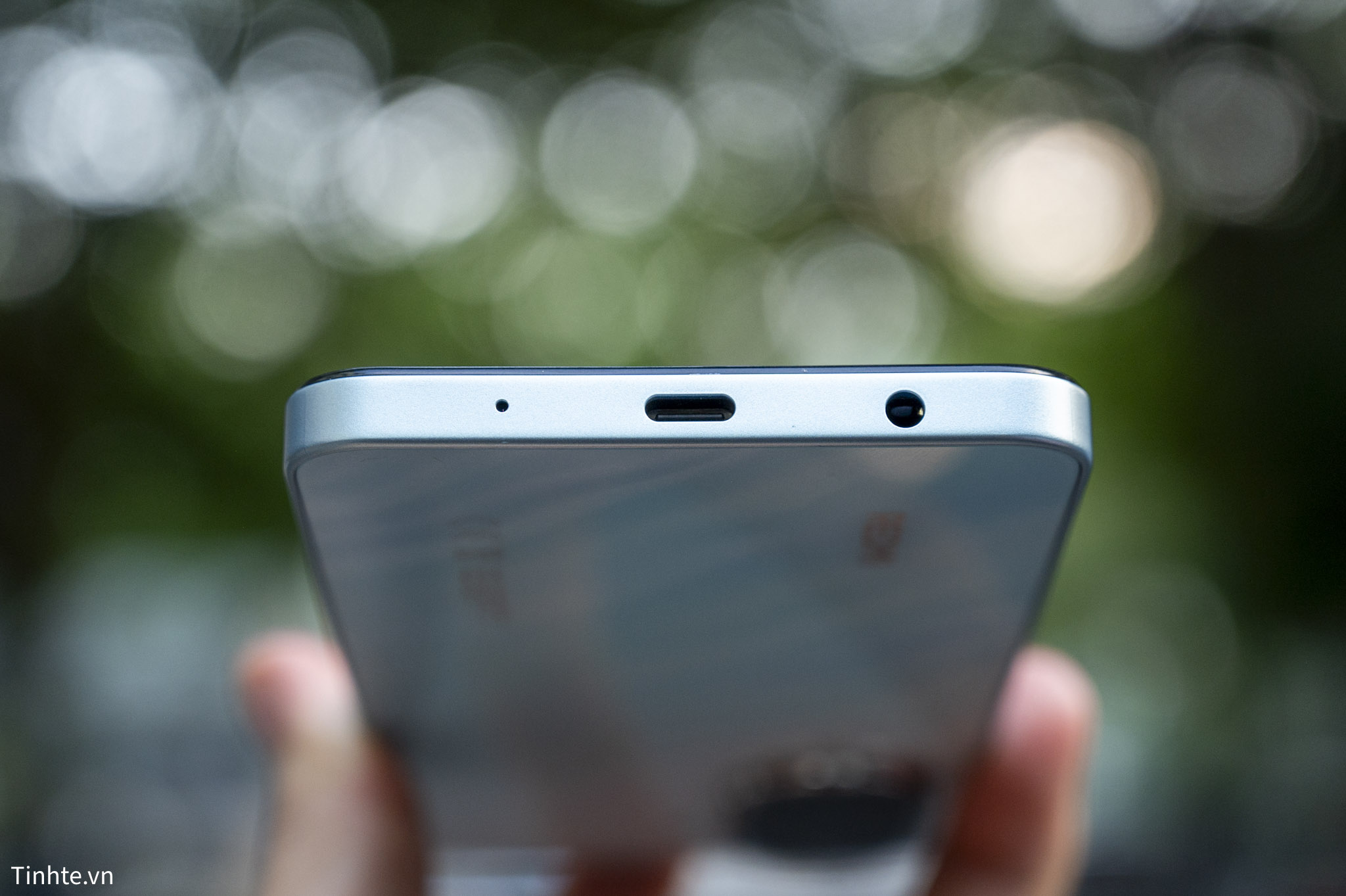 Xiaomi Redmi A5.tren tay-16.jpg