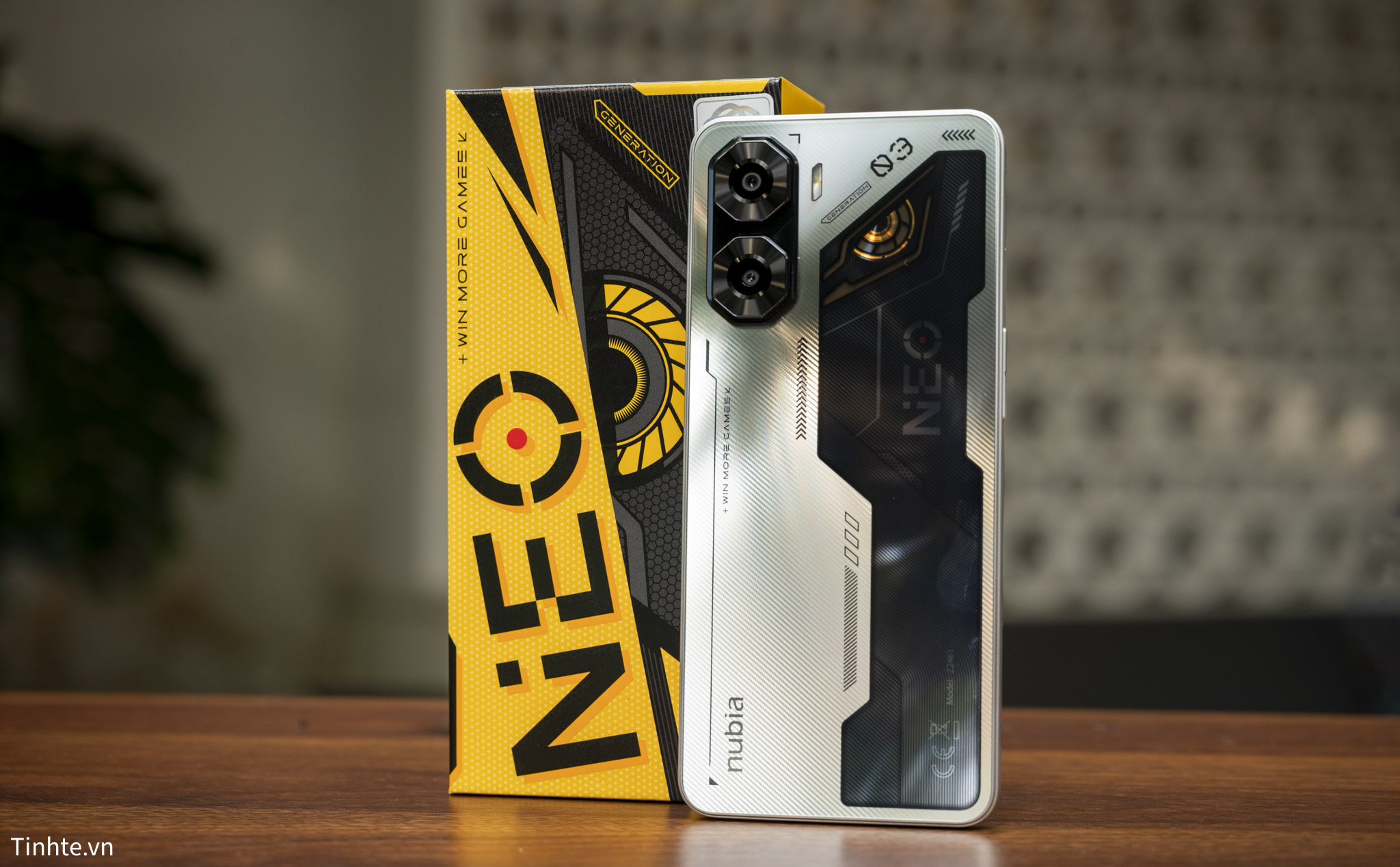Trên tay nubia Neo 3: Màn hình lớn, hỗ trợ trigger và pin 6.000 mAh