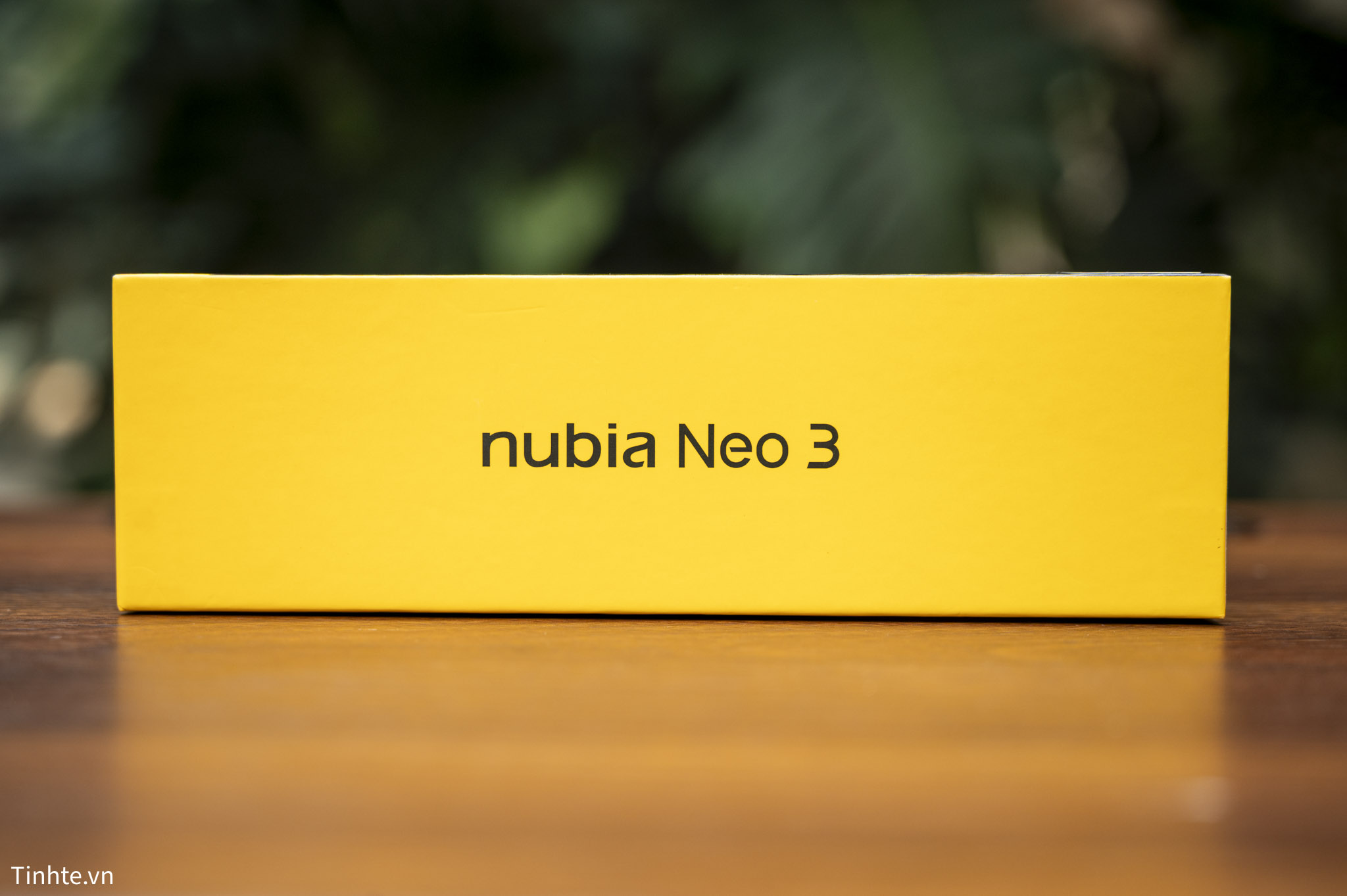 ZTE nubia Neo 3.tren tay.3.jpg