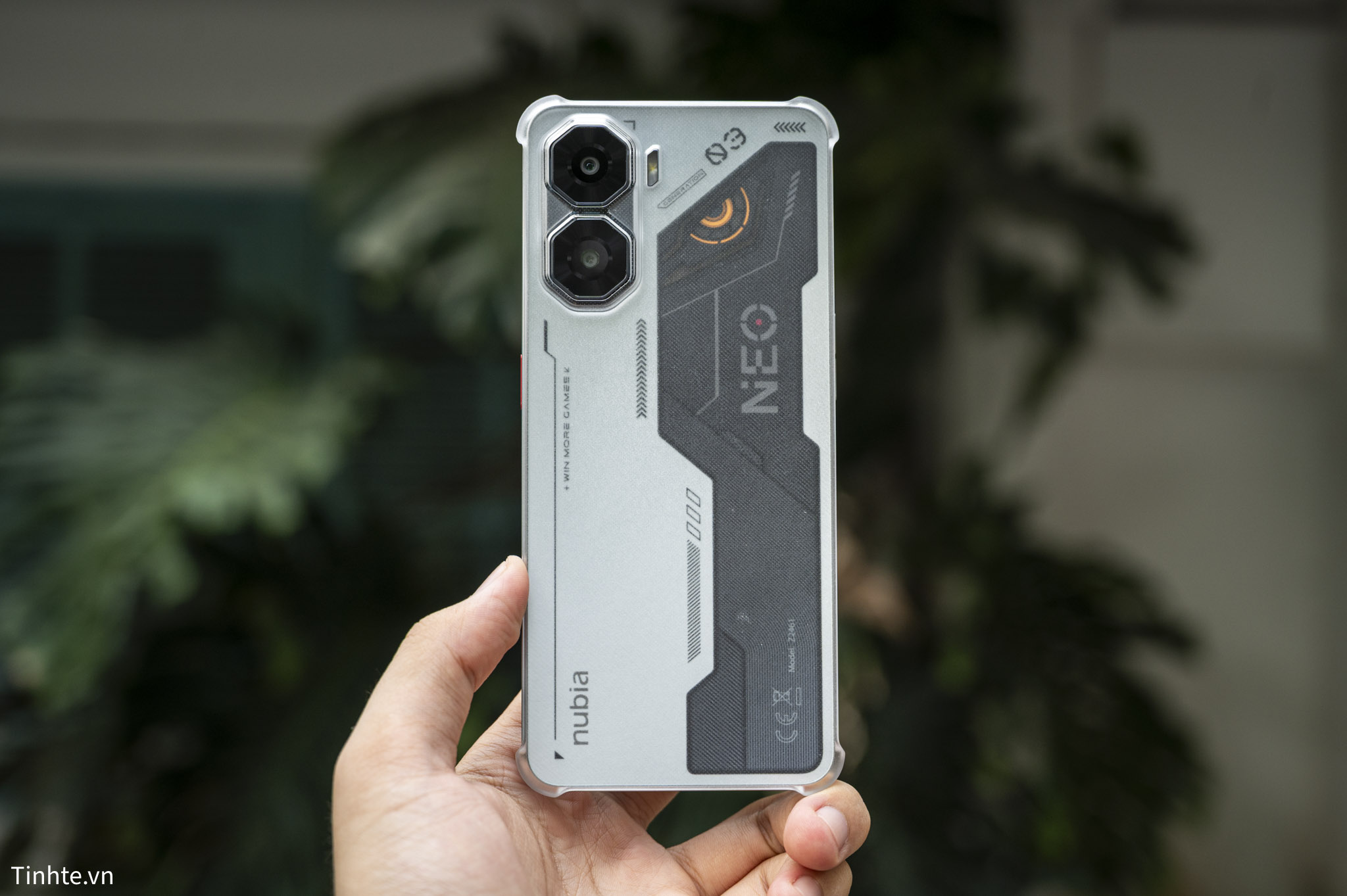 ZTE nubia Neo 3.tren tay.8.jpg