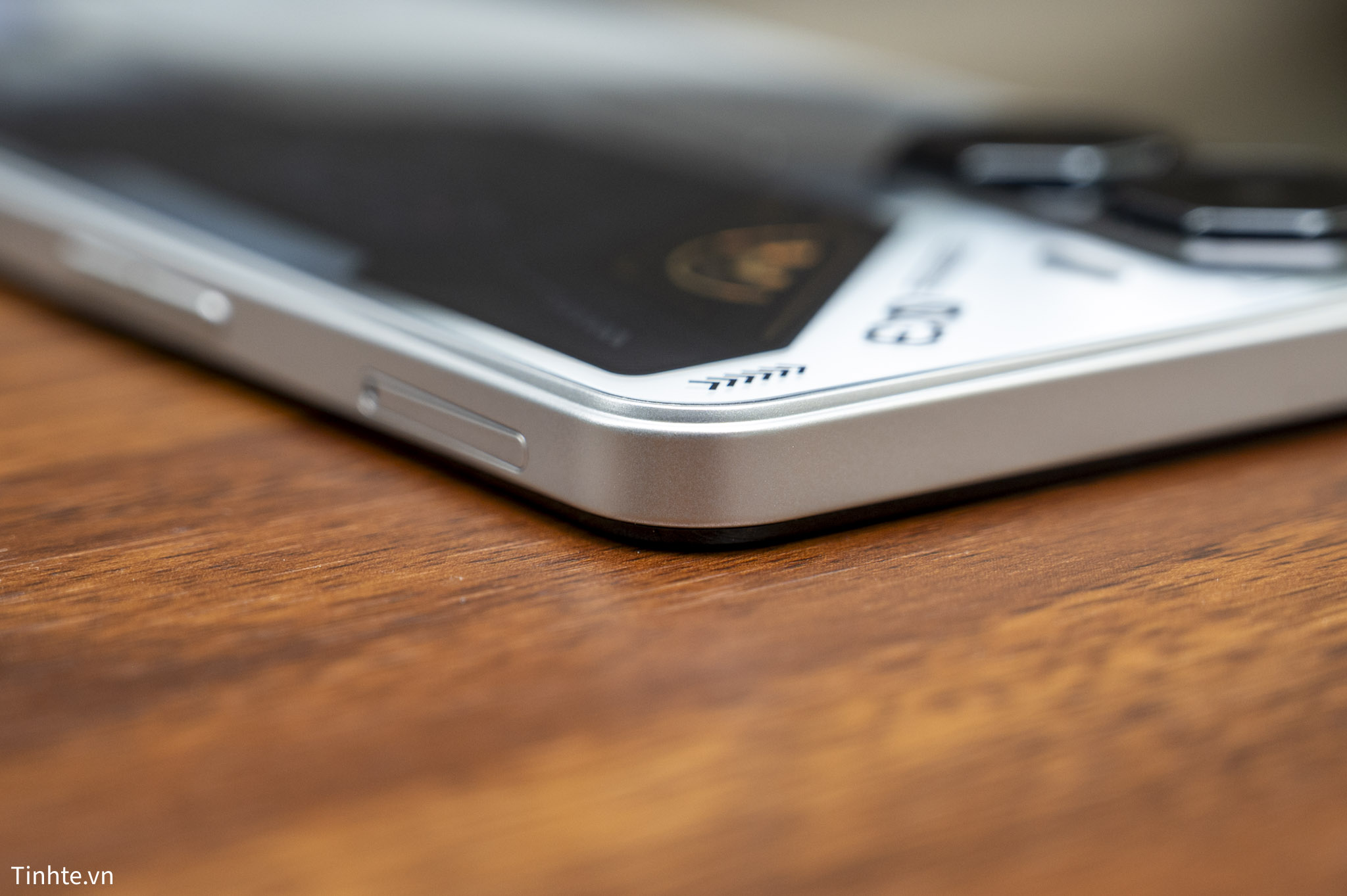 ZTE nubia Neo 3.tren tay.26.jpg