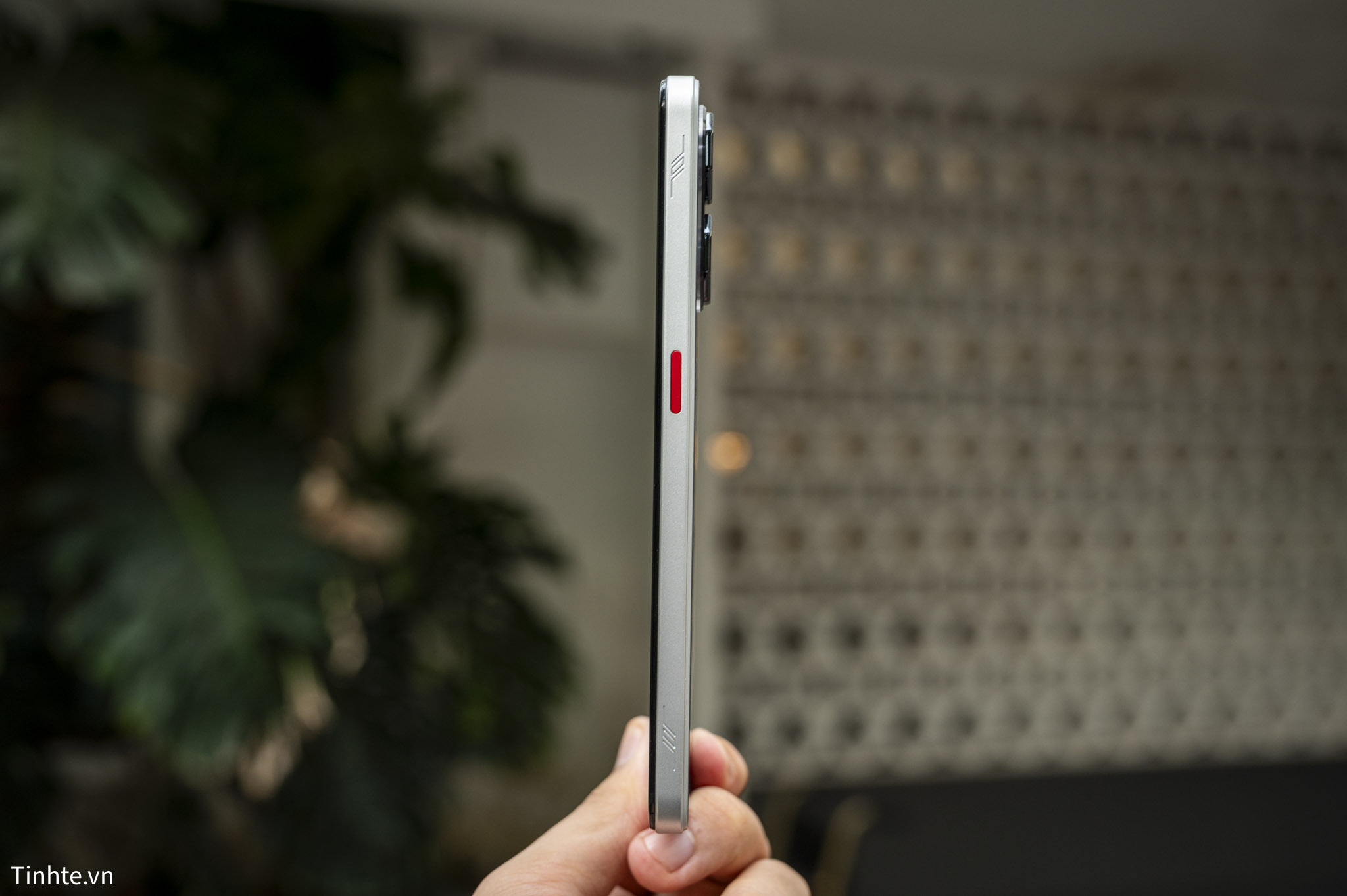 ZTE nubia Neo 3.tren tay.24.jpg