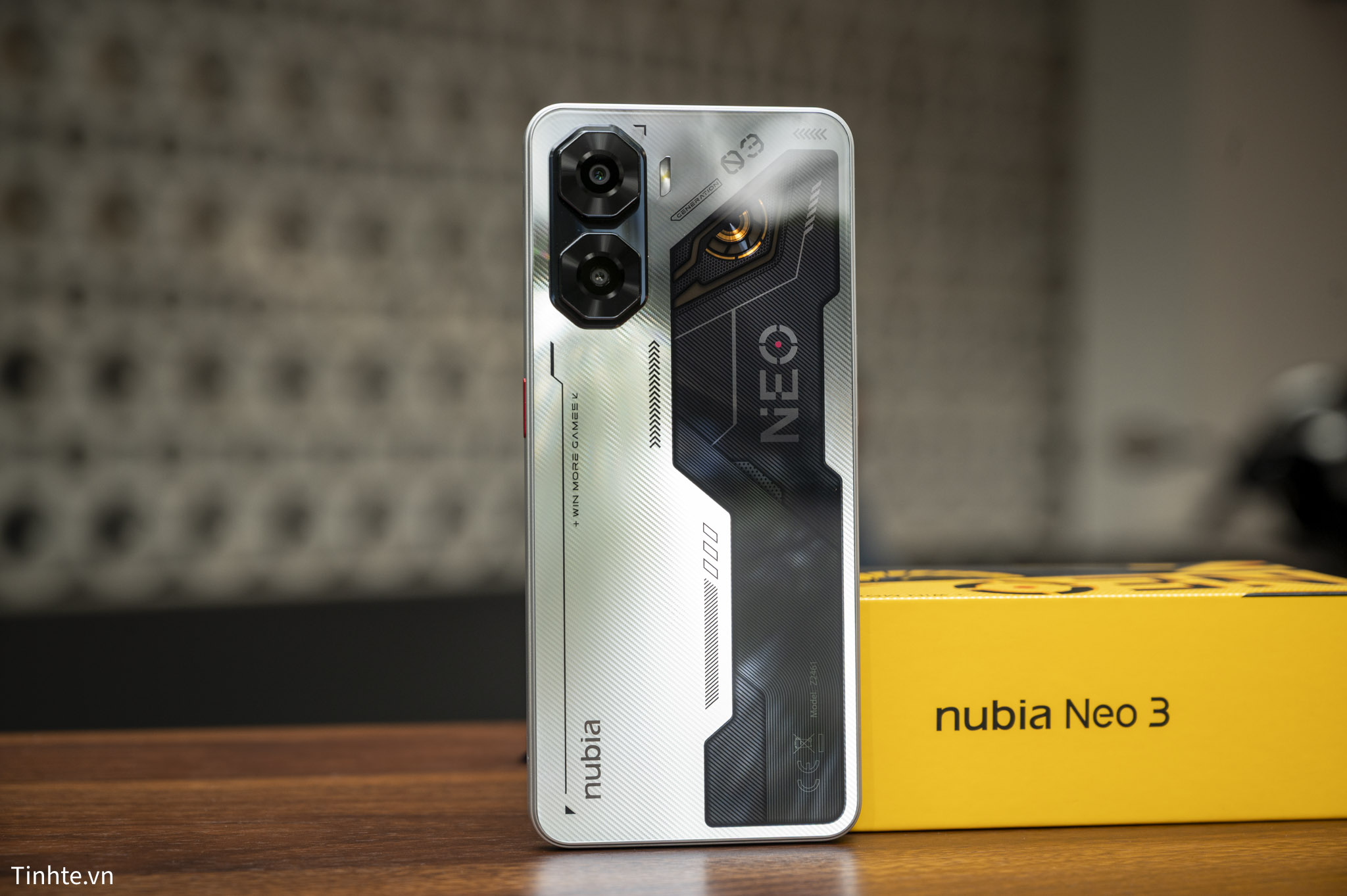ZTE nubia Neo 3.tren tay.12.jpg