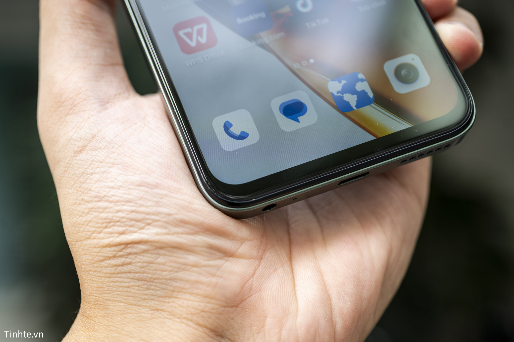ZTE nubia V70 Design.tren tay.21.jpg