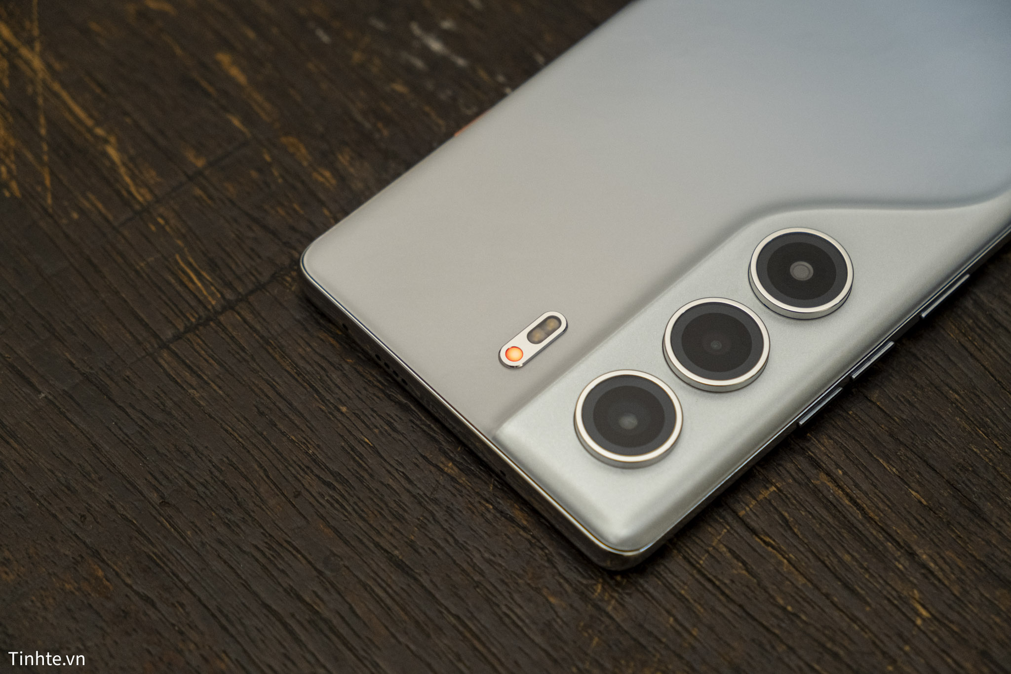 TECNO CAMON 40 Pro-02.jpg