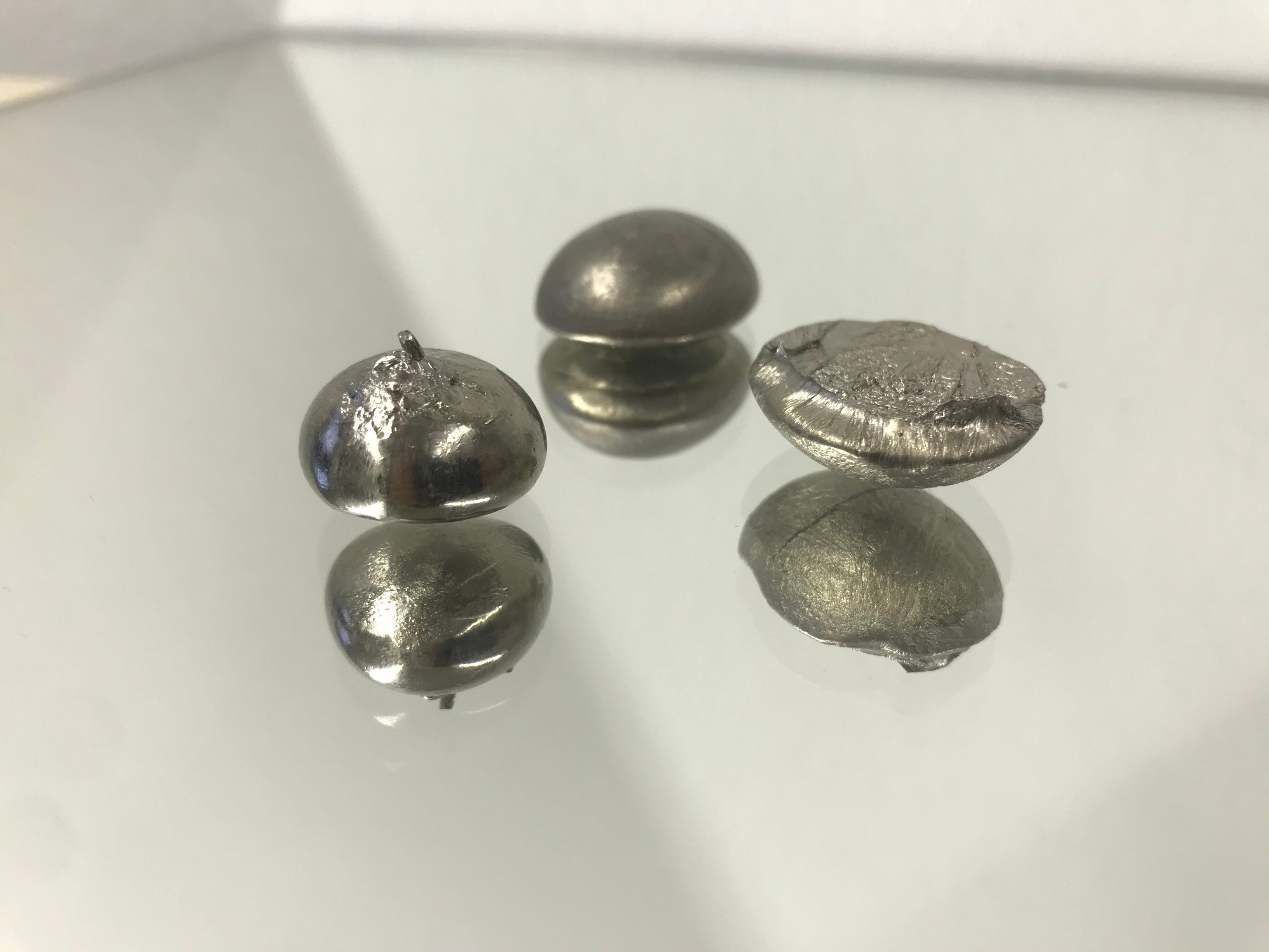metallic-glass.jpg