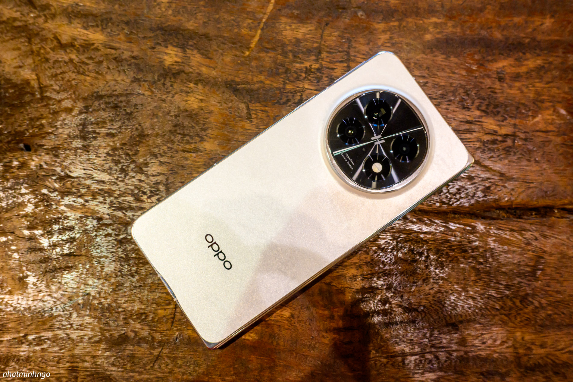Oppo Find N5: mỏng nhẹ, sang trọng, là một trong những thiết bị gập tốt nhất hiện nay