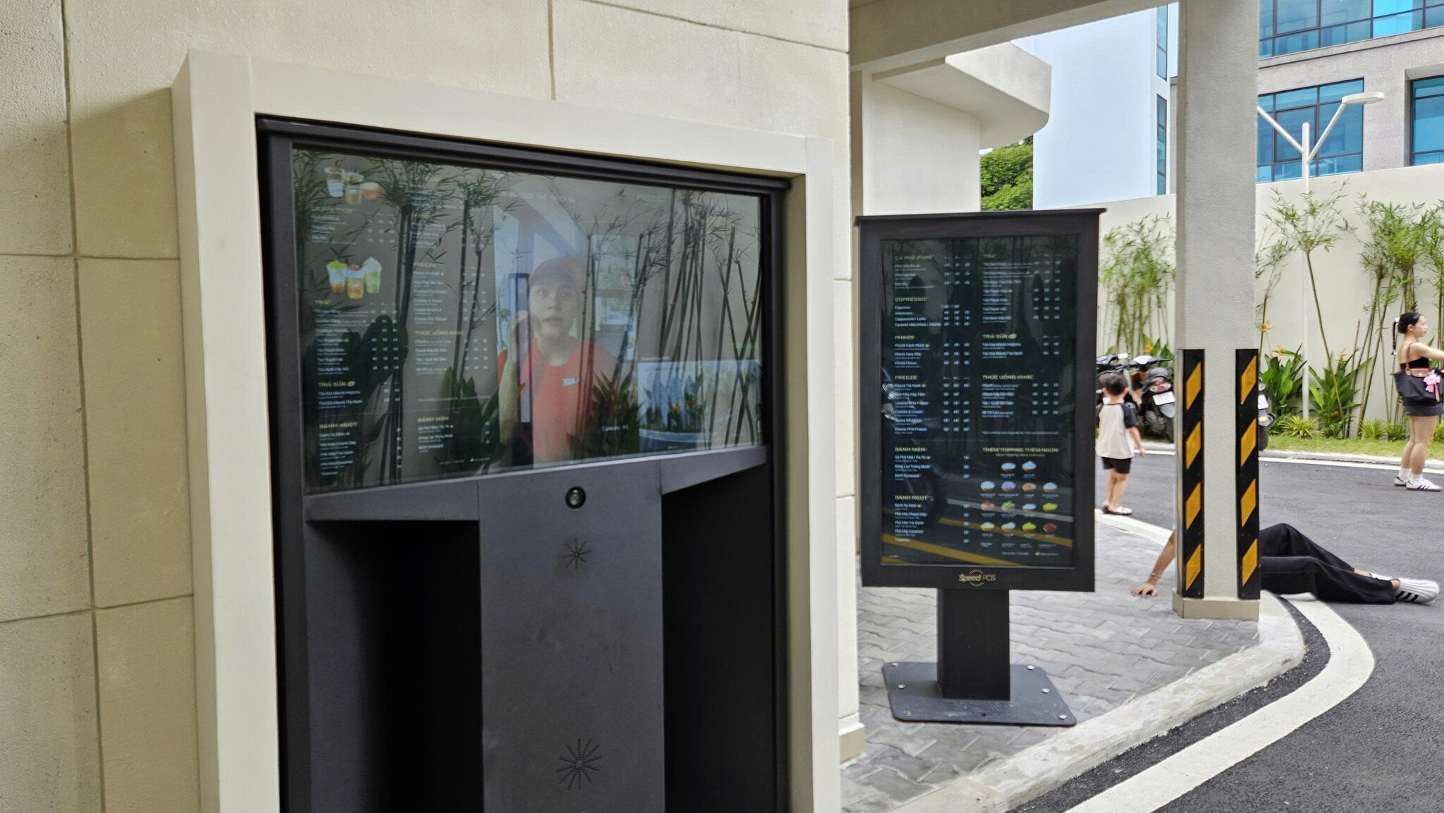 Highlands Drive - Thru (11).jpg