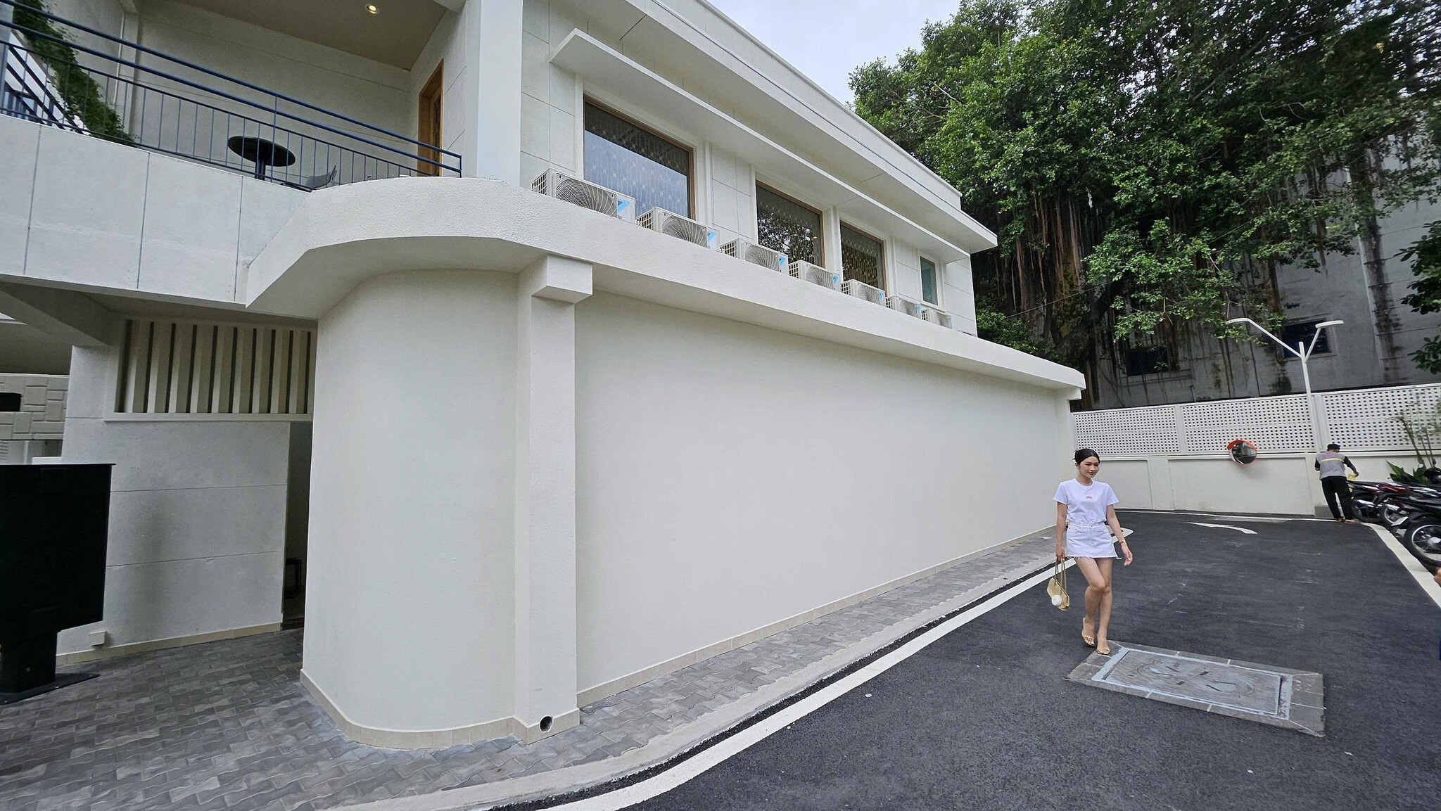 Highlands Drive - Thru (12).jpg