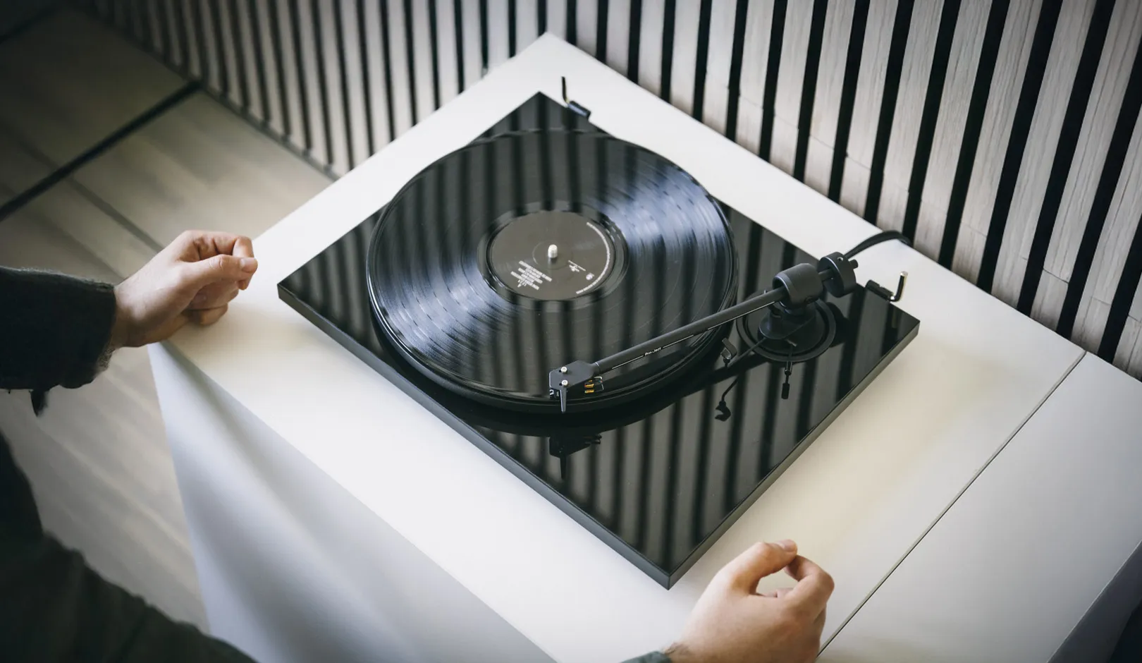 Pro-ject Audio giới thiệu mâm đĩa than entry-level E1.2, giá $336