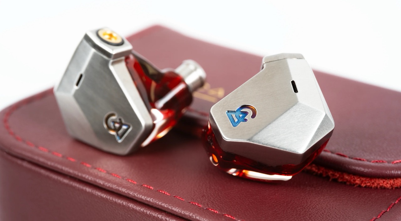 Campfire Audio ra mắt Grand Luna, tai nghe In-Ear Hybrid Planar Magnetic, giá $1399