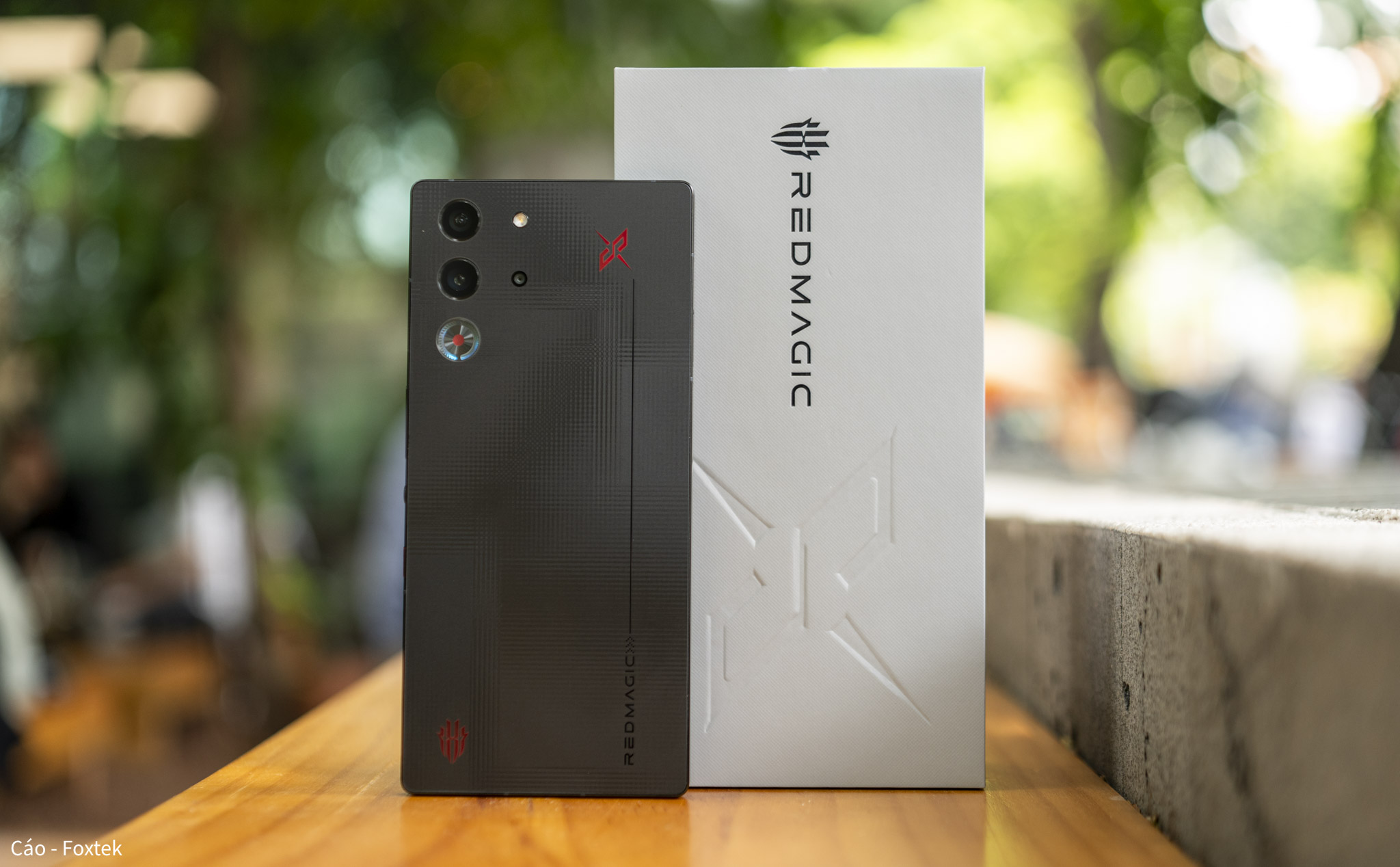 Trên tay nubia REDMAGIC 10S Pro: Snapdragon 8 Elite Leading Version, quạt tản nhiệt, pin 7.050 mAh