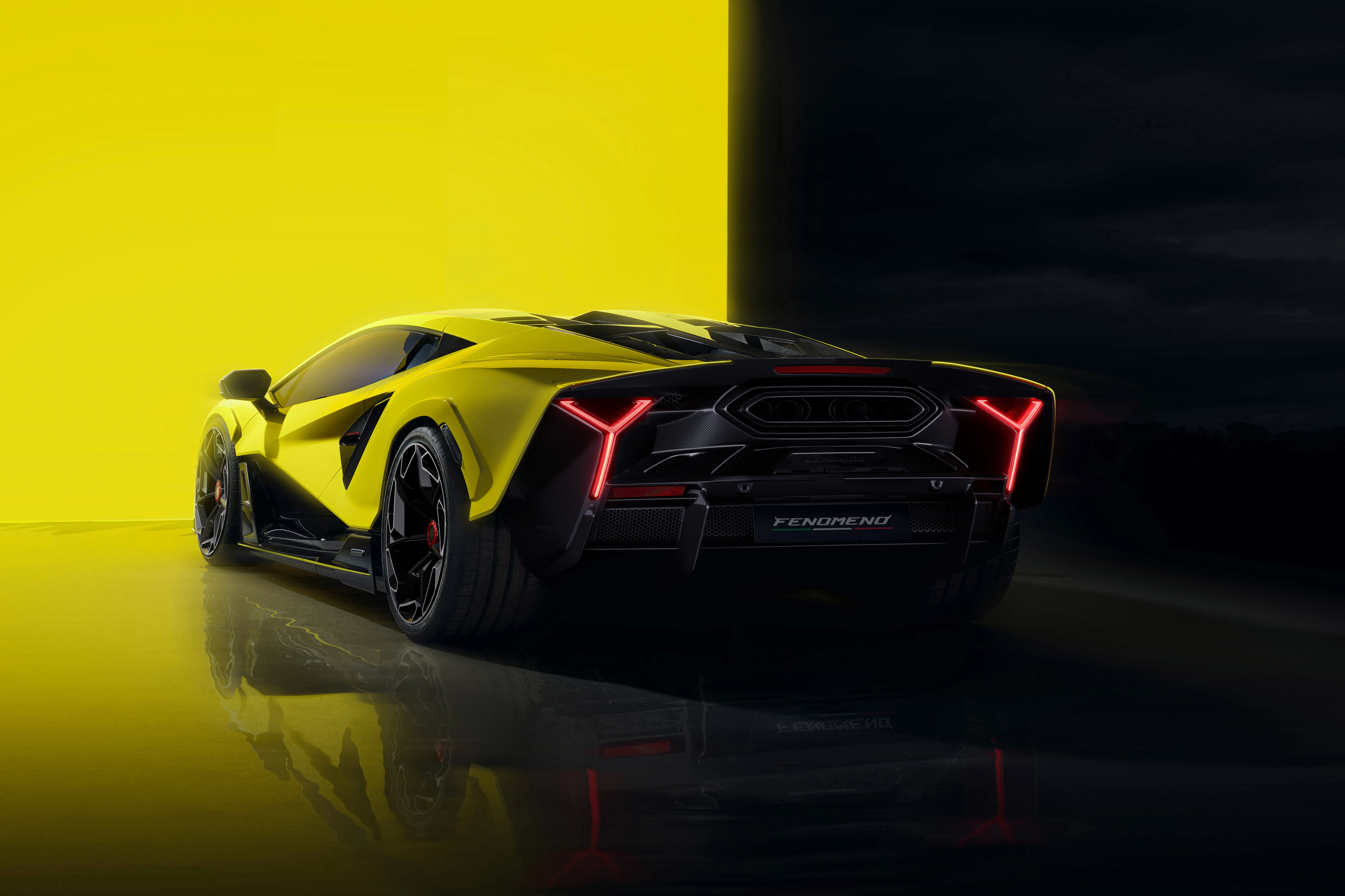 lamborghini Fenómeno: siêu xe V12 mạnh nhất, tổng công suất lên đến 1080 mã lực