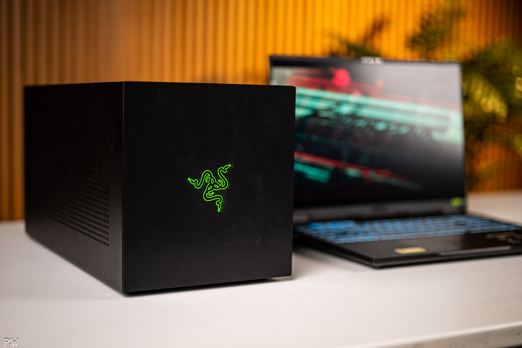 Razer Core X V2: Ở thời đại AI, eGPU giờ không chỉ để chơi game hay làm video nữa