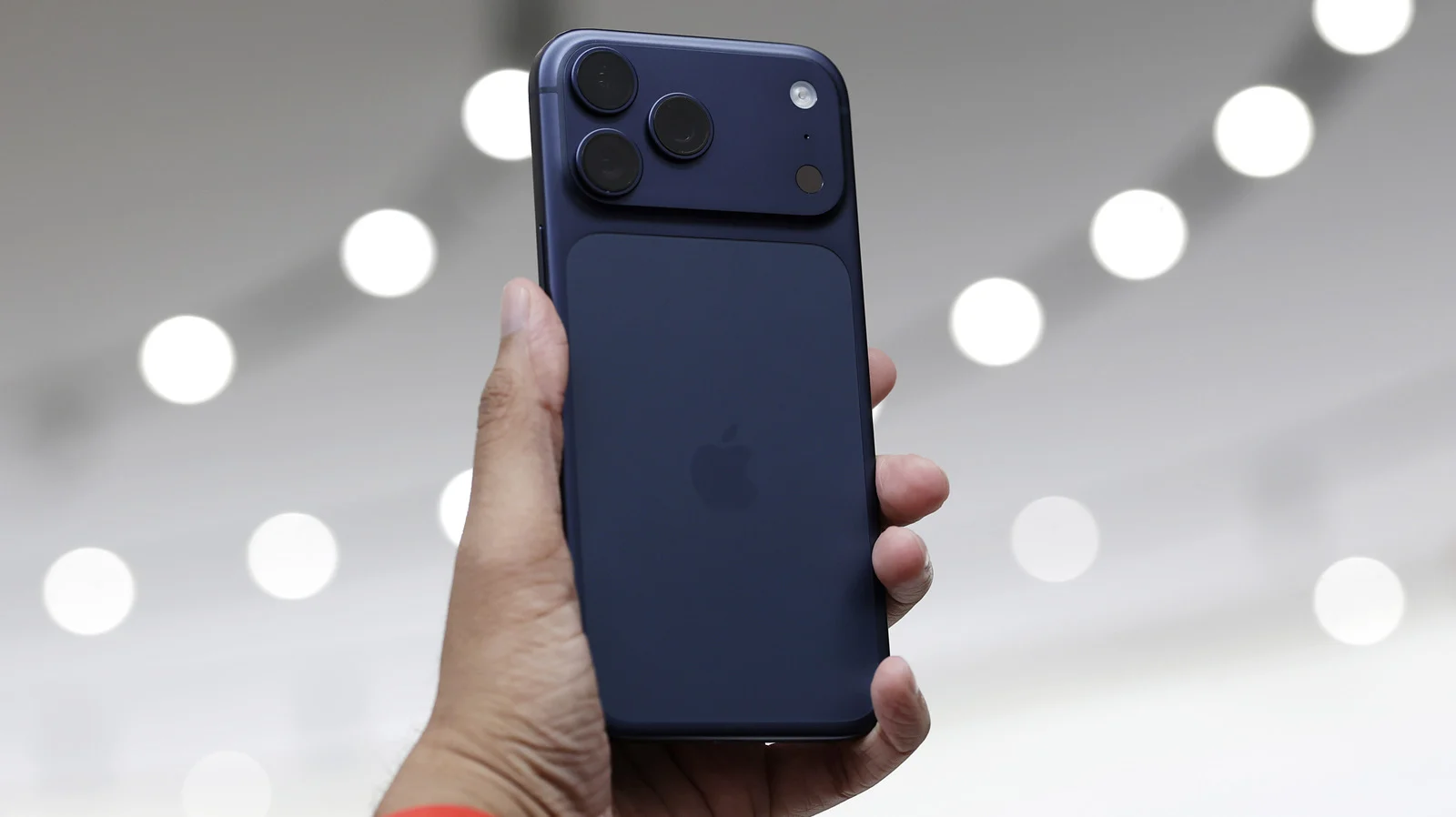 Trưởng bộ phận kỹ thuật an ninh & kiến trúc của Apple: MIE trên iPhone 17 là đỉnh cao bảo mật bộ nhớ