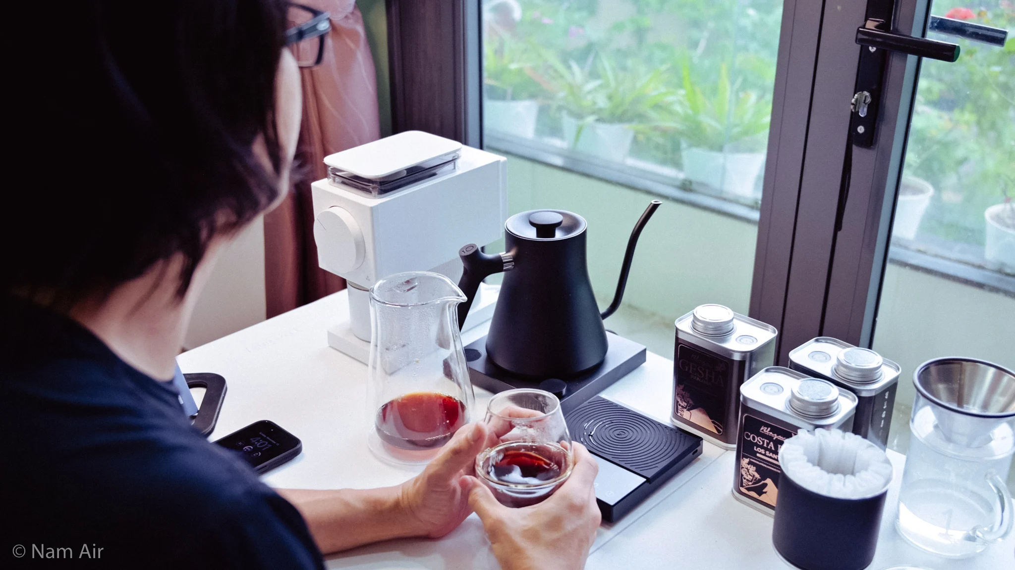 Tản mạn cà phê: tạm dừng bị cà phê chơi, yên phận uống cà phê