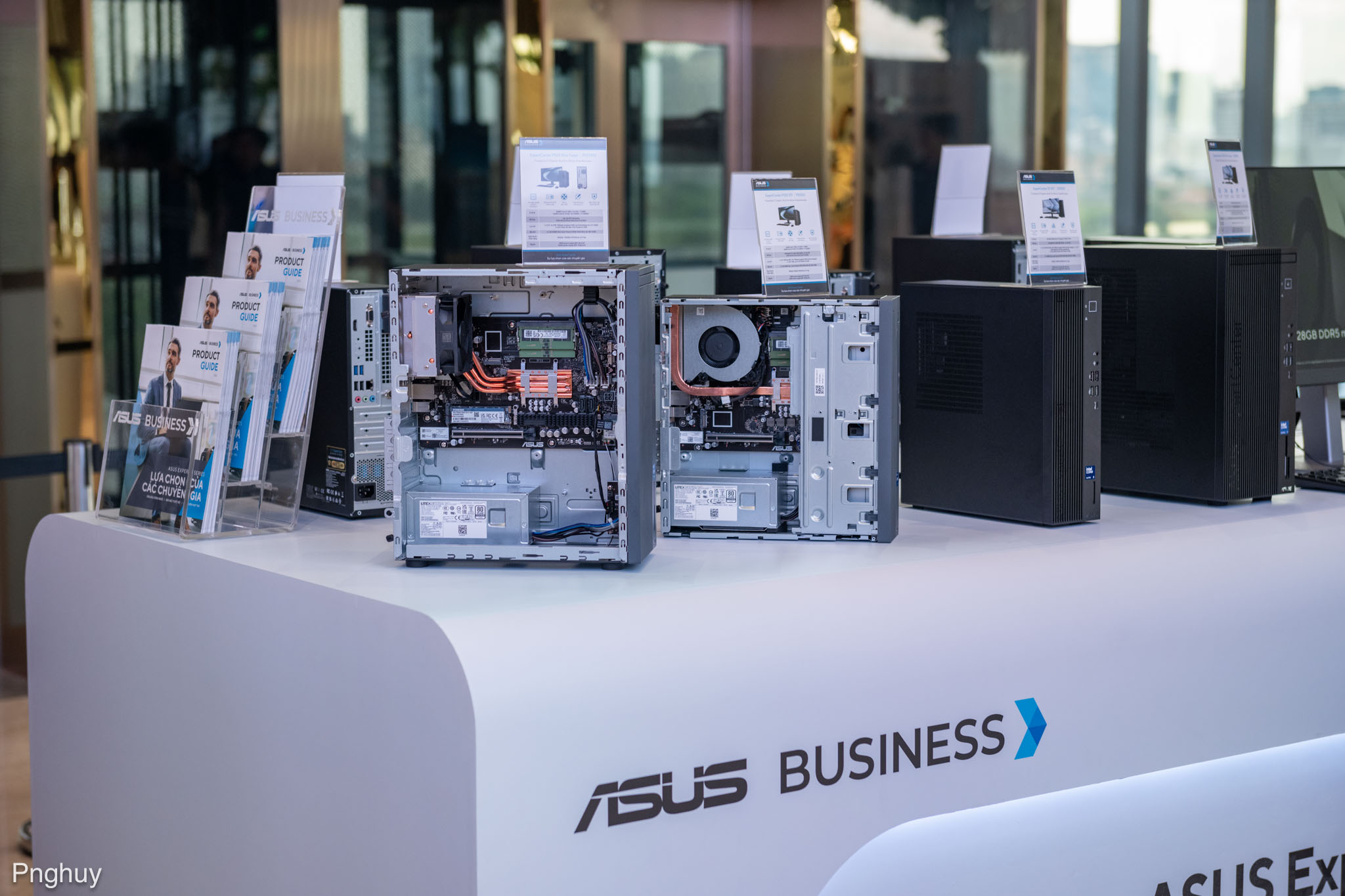 ASUS-business-pnghuy-tinhte-30.jpg