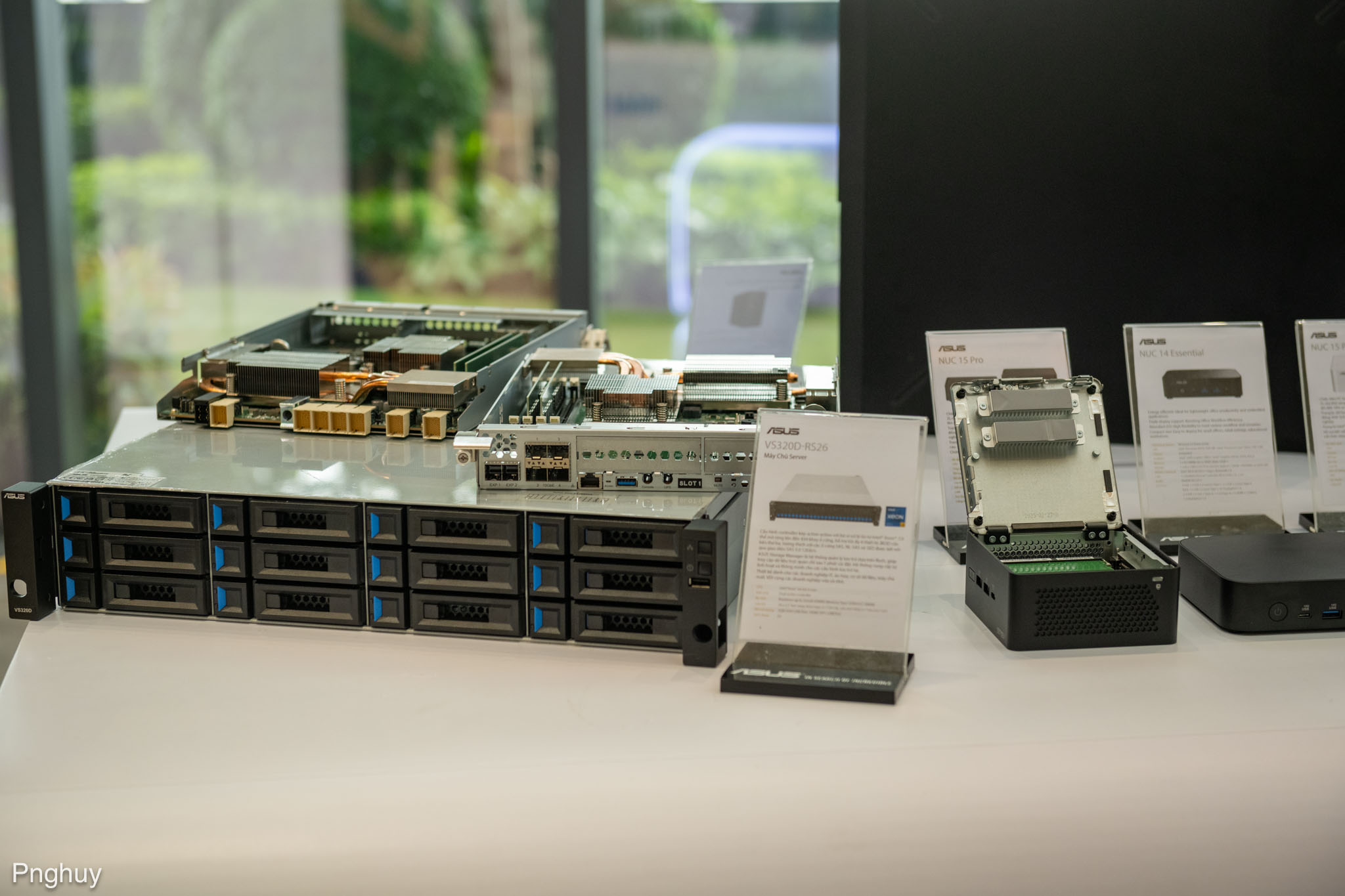 ASUS-business-pnghuy-tinhte-11.jpg