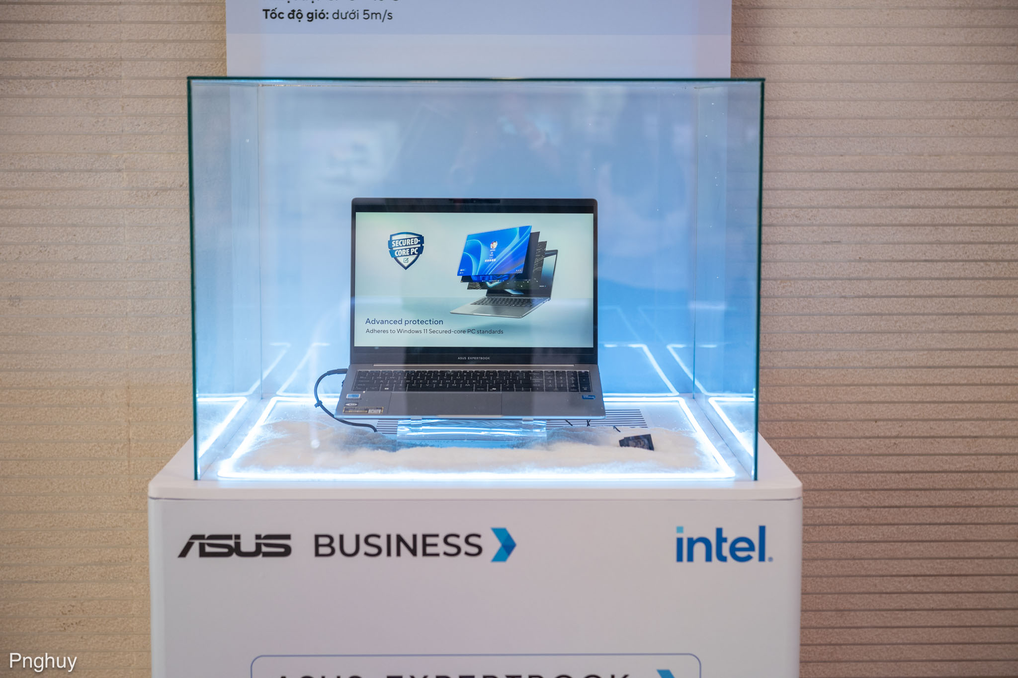 ASUS-business-pnghuy-tinhte-28.jpg