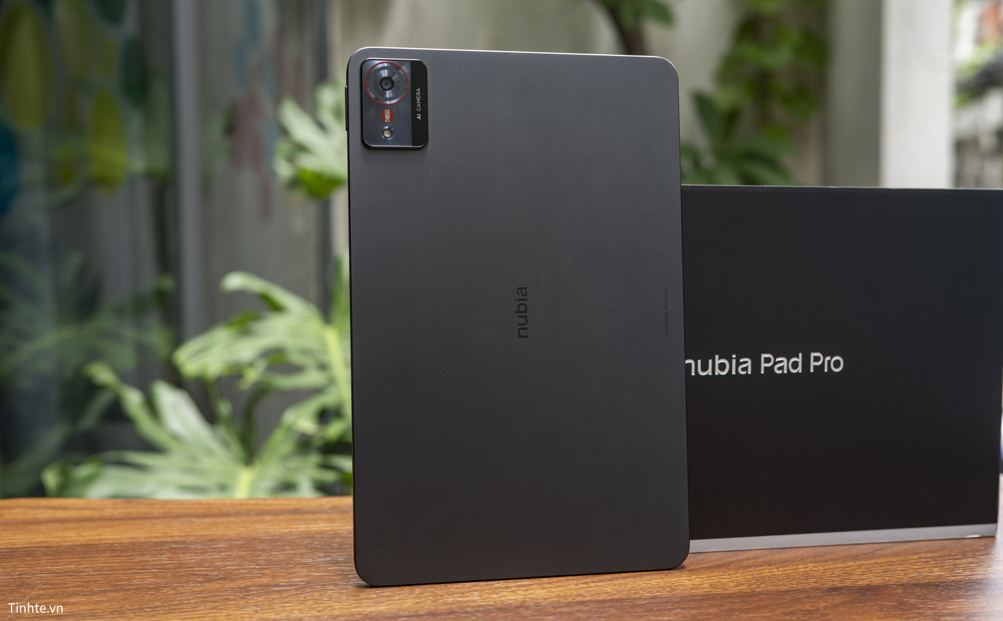 Mở hộp trên tay nubia Pad Pro: Khung viền kim loại, Snapdragon 8 Gen 3, màn hình 2.8K 144 Hz