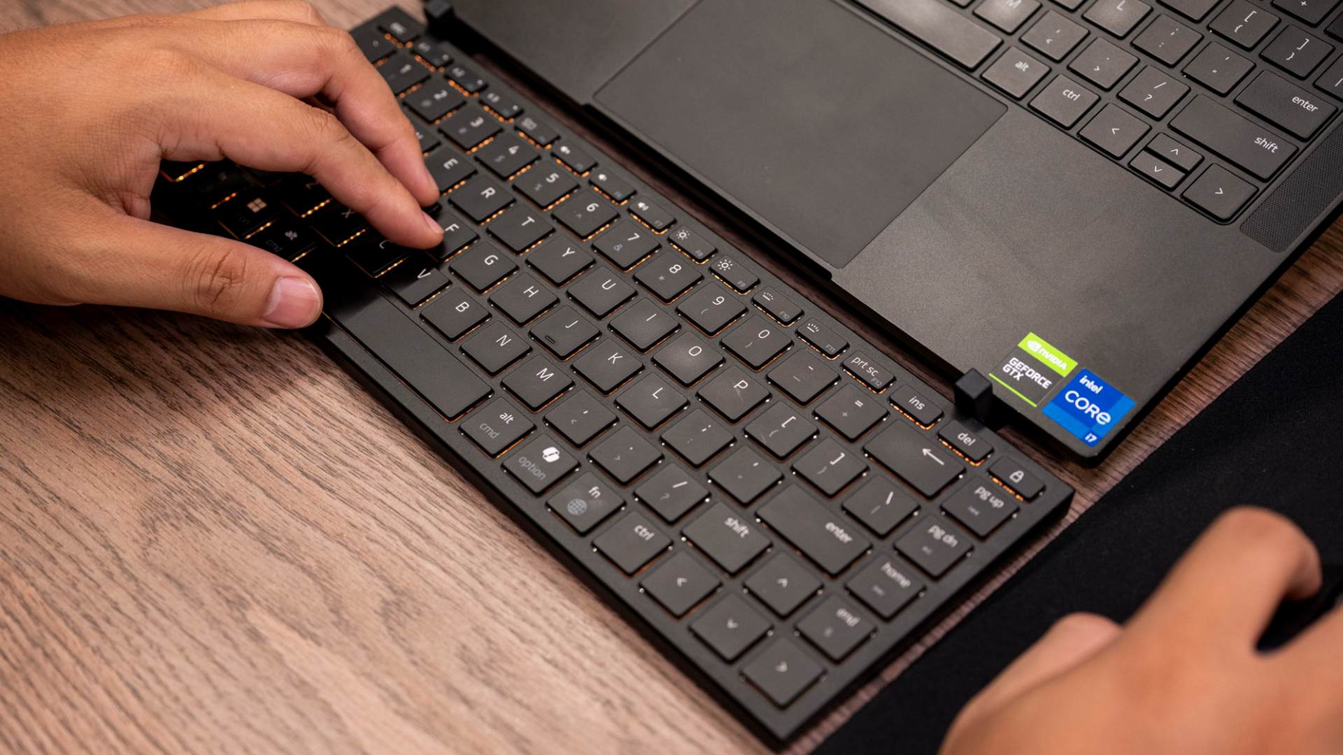 Trải nghiệm Razer Joro - bàn phím di động mỏng nhẹ, pin lâu, gõ rất đã, đủ tính năng game