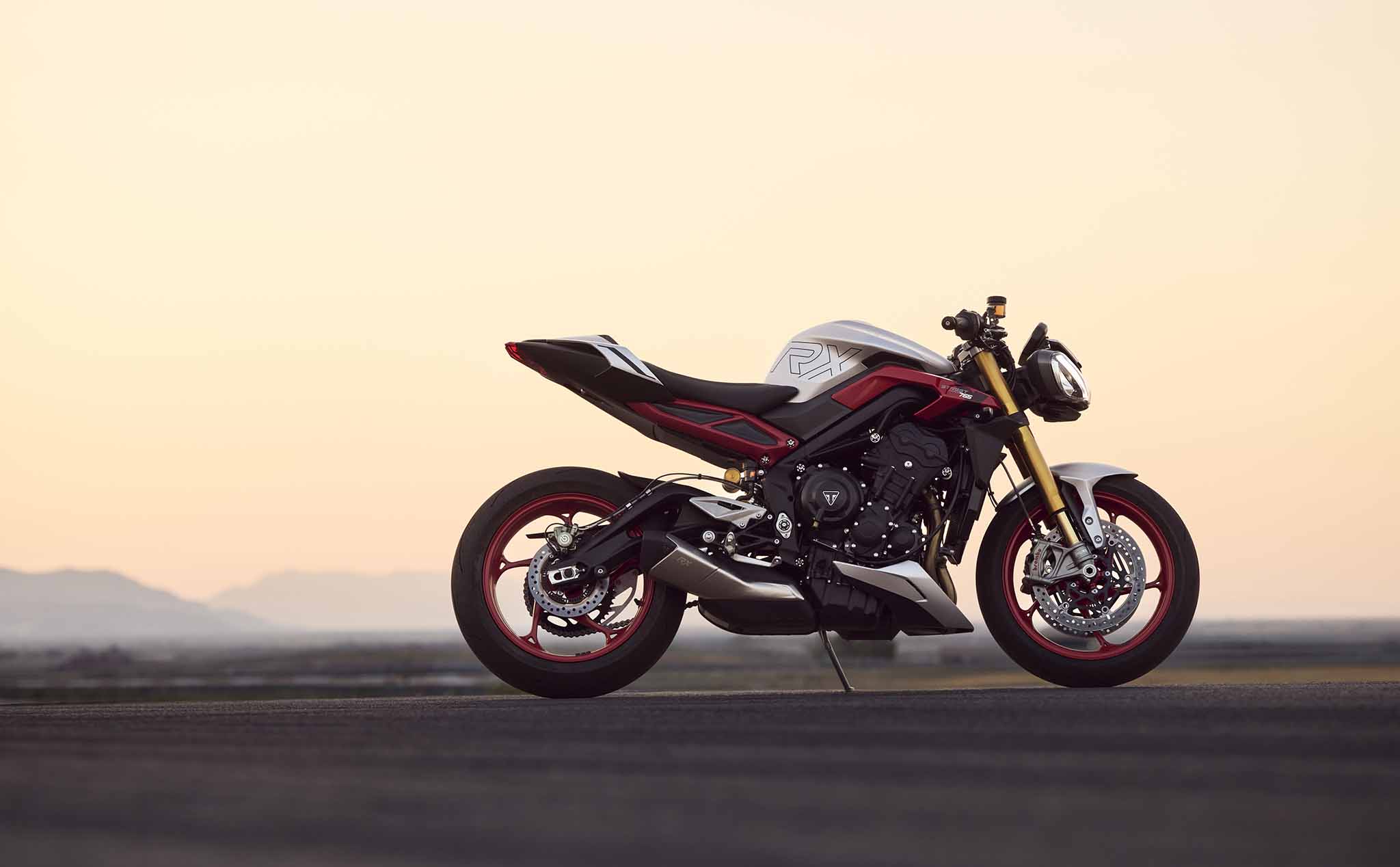 Triumph ra mắt Street Triple 765 RX và Moto2 2026: Đẩy mạnh triết lý sport