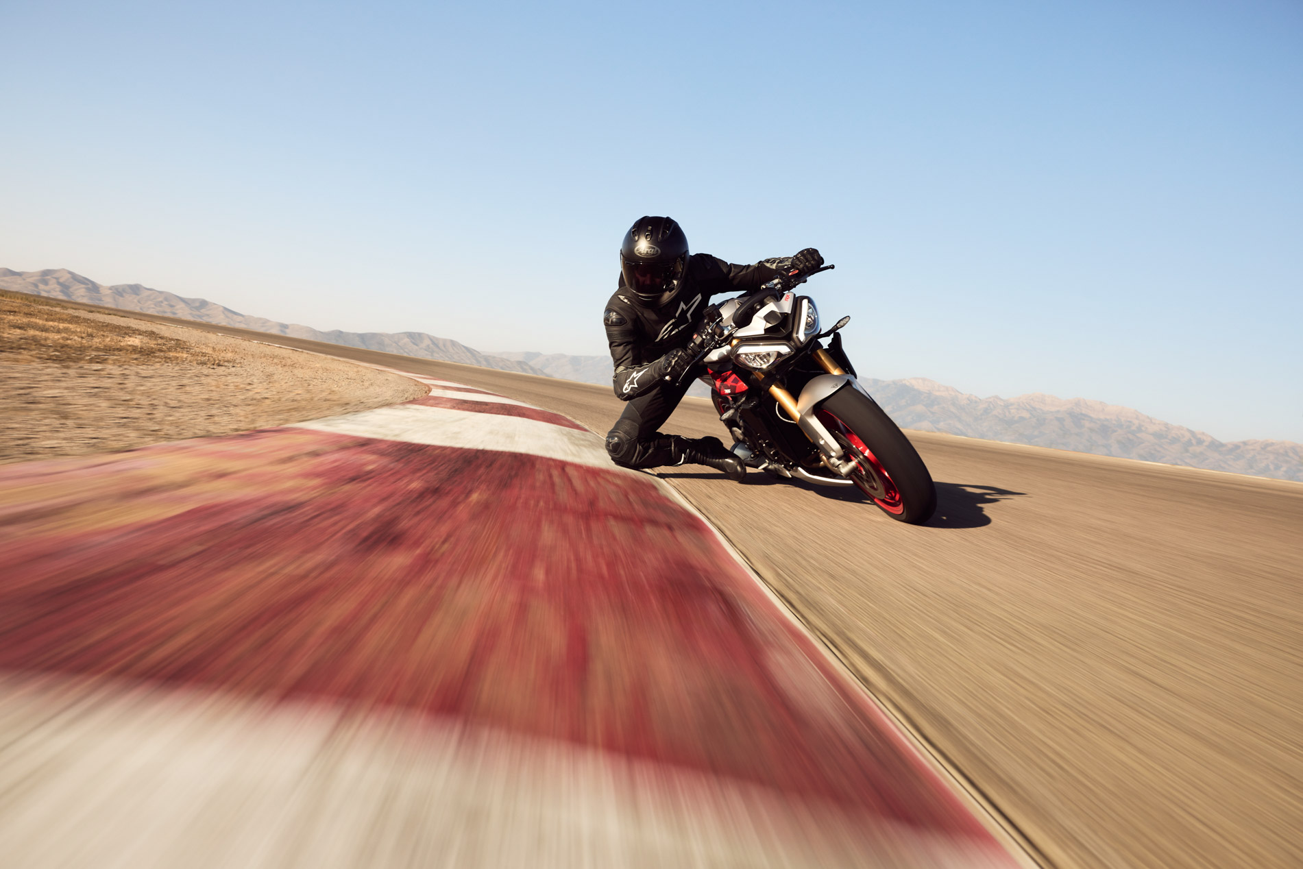 triumph-street-triple-765-6.jpg