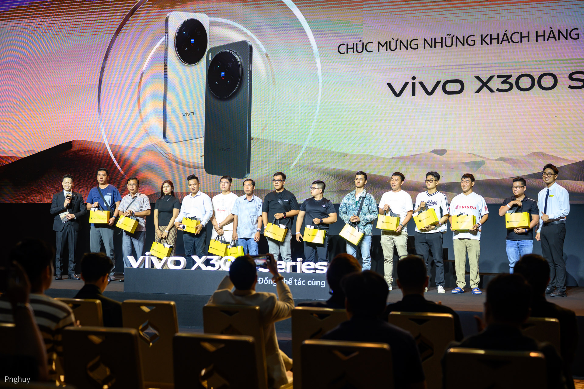 su-kien-vivo-x300-series-019.jpg