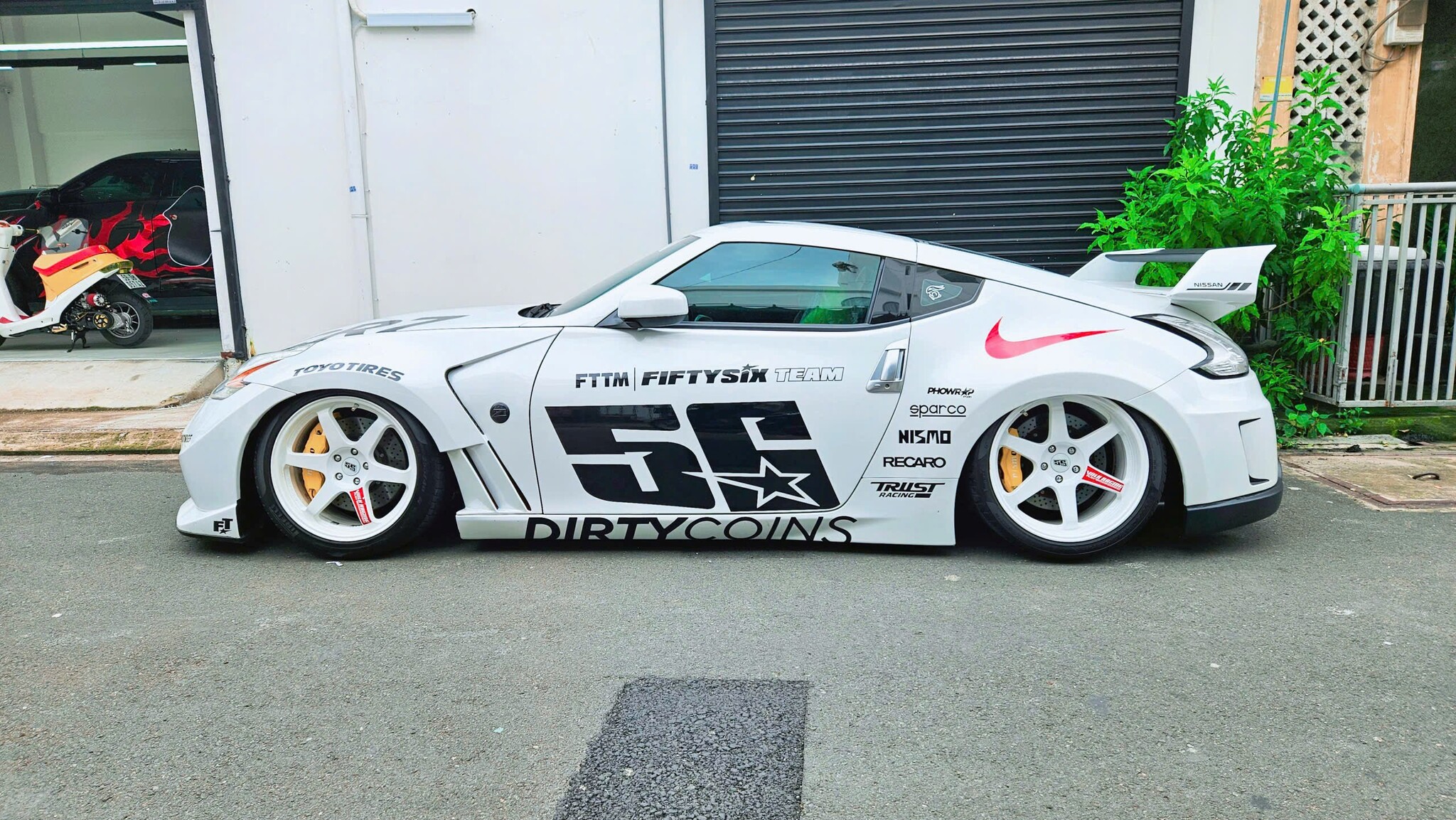 Nissan-370Z (4).jpg
