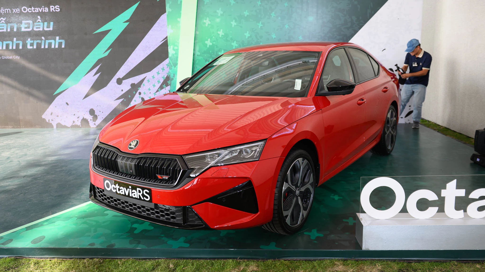 Chi tiết Skoda Octavia RS: sedan cho người yêu thích lái xe mỗi ngày; giá 1,608 tỷ