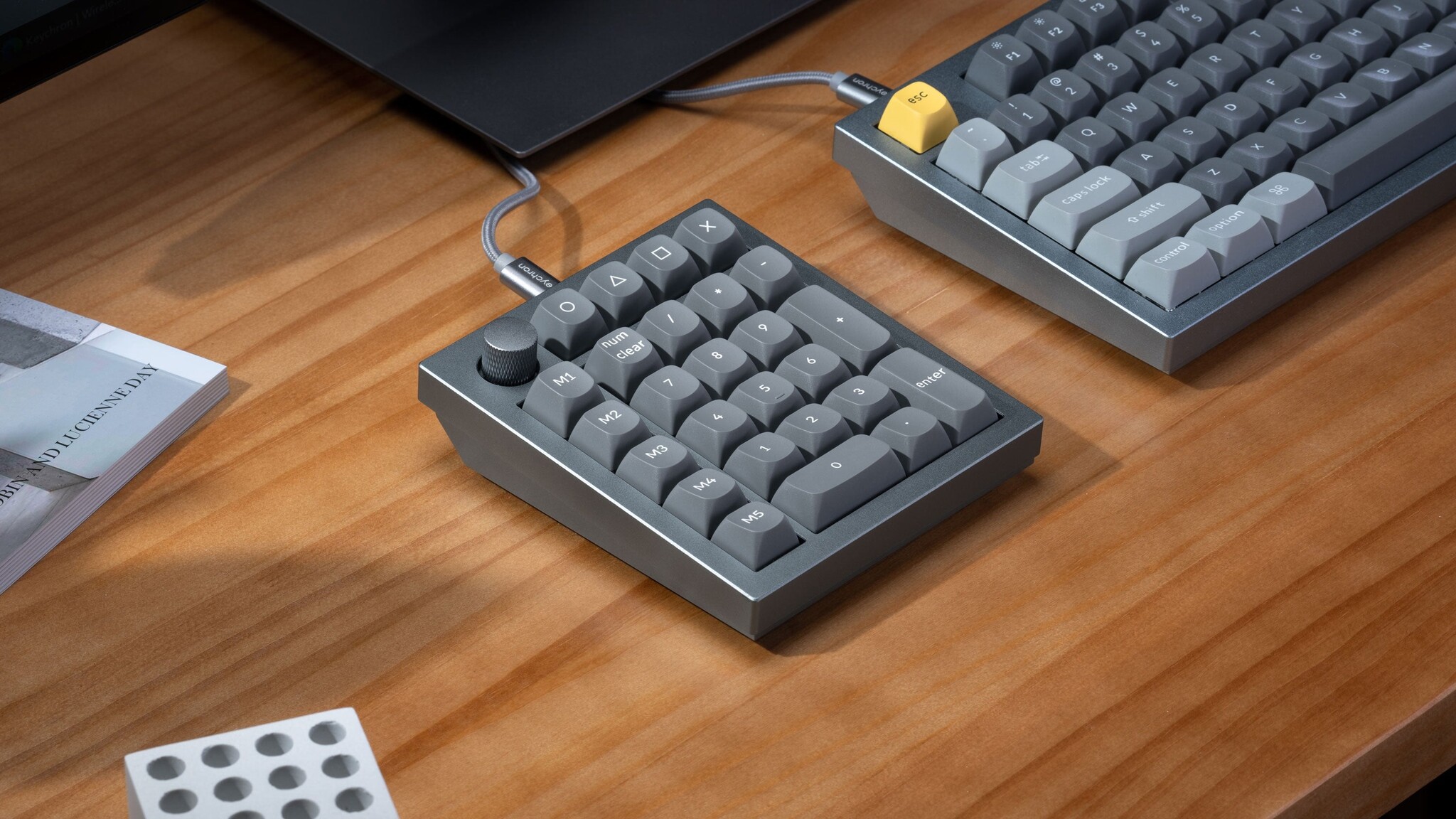 ban-phim-co-numpad (1).jpg