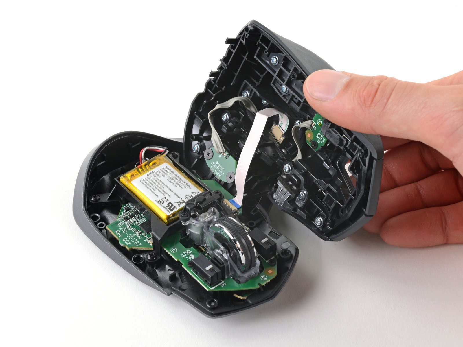thay-pin-chuot-logitech (3).jpg