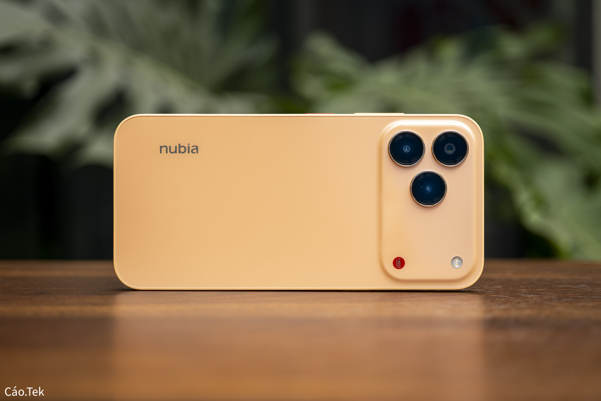 nubia V80 Design-32.jpg